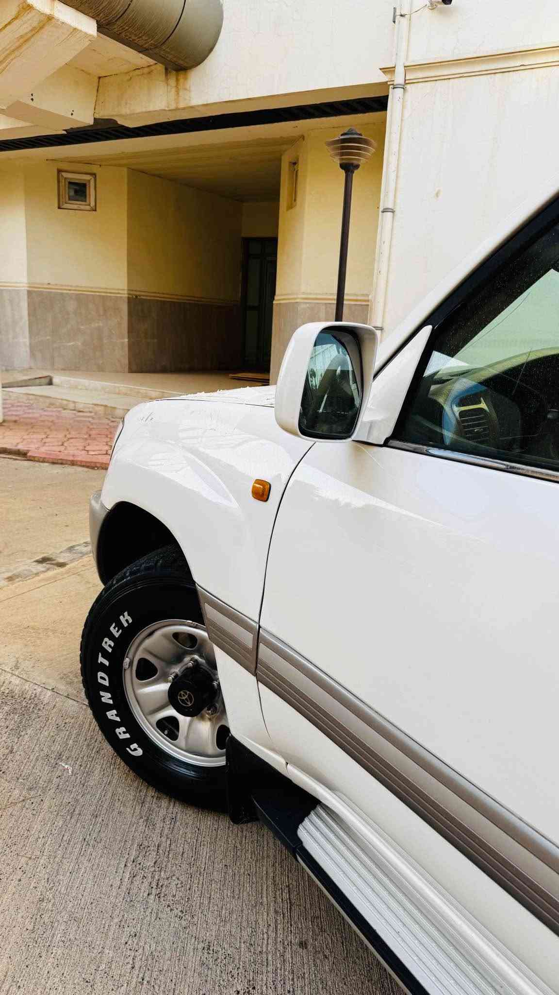 لاندكروز VXR • ٢٠٠٤ • فل اوبشن