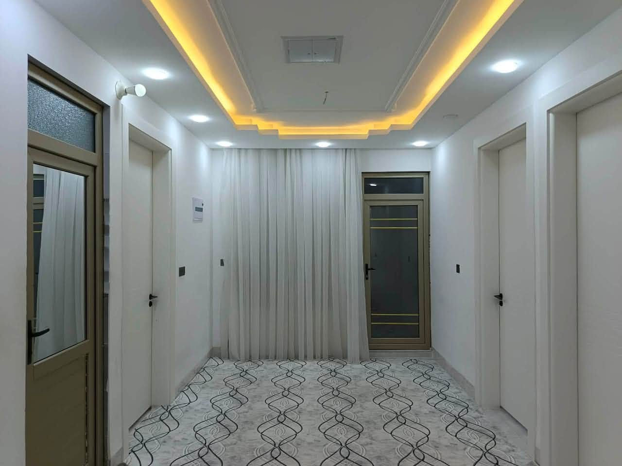 سلام عليكم 
 بناء  حديث    بيت للبيع مساحه 150 متر 🏠
طابو سند 25 
فول موصفات قاطين 
نضام دكتات قاط اول ولثاني 
مغربي قاط اول ولثاني 
سيراميك العنوان خانقين داره كناره قرب اسواق كلات***********
***********
