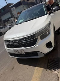 كيا سيليتوز موديل 2024 خليجي ماشيه 12 الف السيارة كفالة عامة ( بيها شك...