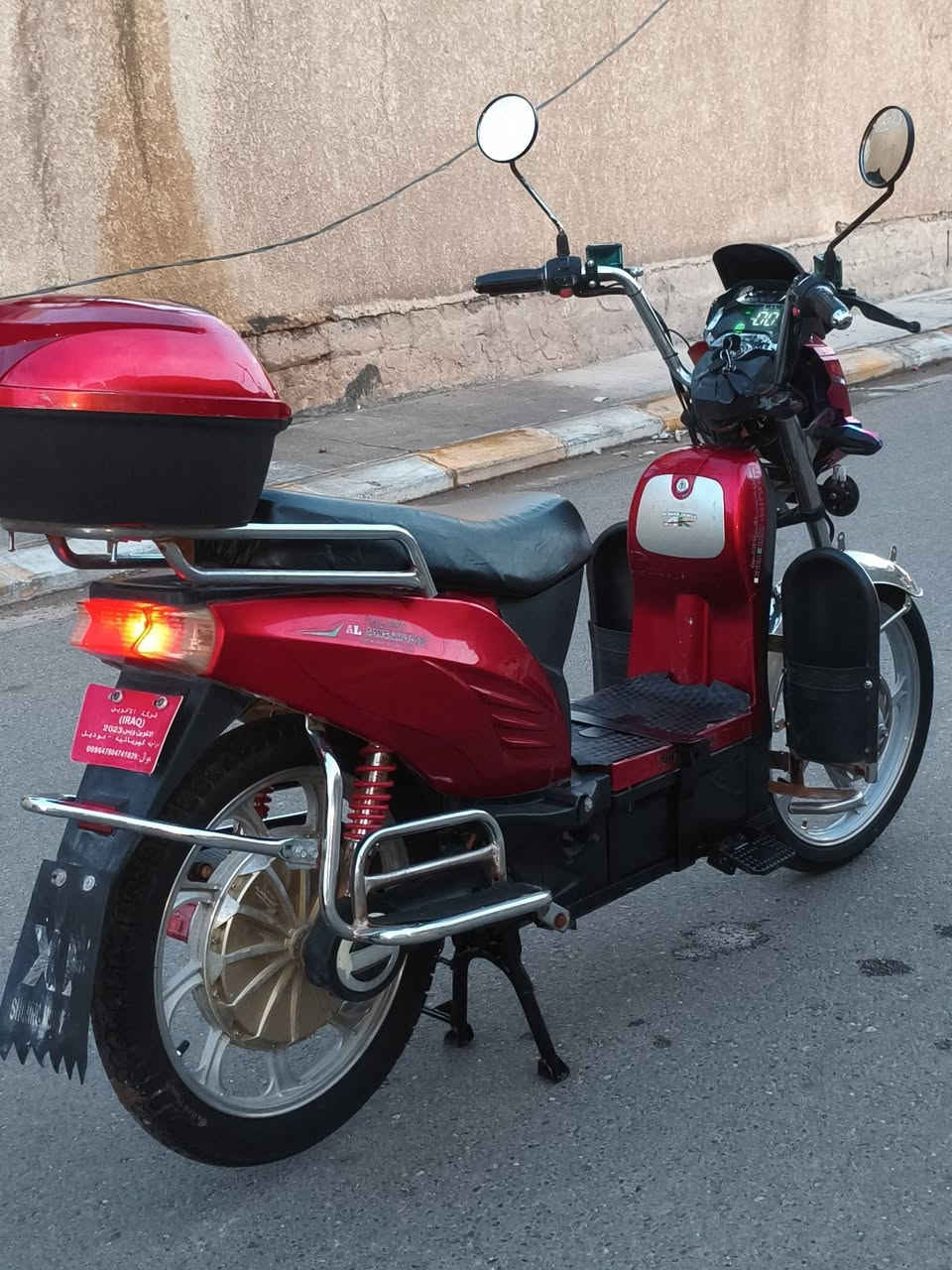 دراجة هارلي نظيفة ومناقصها شي ..
البطاريات🔋فوول وعالفحص ..
الكهربائيات كلها شغالة 🔌 .. مانع سرقة 📢 ..
تشغيل عن بعد 📲 .. شاشة تحديد العطل 🖥️ .. لايت عالي ناصي 🔦 .. اشاير ➡️⬅️ .. بك لايت رماش .. 
الـسعـر .. 425 .. وبــي مـجـال ..
*********** .. واتــســاب .
