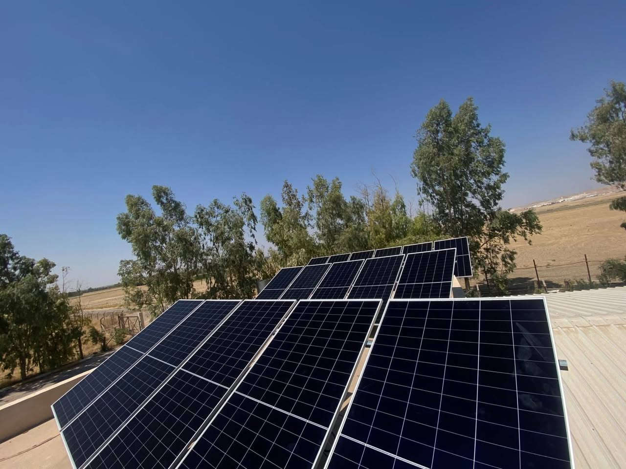 ☀️ شركة النور الهندسية للطاقة الشمسية ☀️

✨ التميز في الأداء… الرقي في التصميم ✨

نبارك لأهلنا في كركوك – منطقة ليلان تنصيب منظومتهم الشمسية الحديثة 🌿⚡
ونسأل الله أن يبارك لهم فيها ويرزقهم خيرها 🌸

💡 هل تبحث عن الطاقة الذكية؟

نقدم لك الحل الأمثل بجودة عالية وتصميم أنيق يليق بمنزلك.

🔋 مميزات المنظومة:
✔️ إنتاج 30A نهاراً
  &  30 امبير ليلا بالتناوب مع الكهرباء الوطني
✔️ نظام ذكي للتبديل التلقائي 🔄

🛠️ المواصفات الفنية:

🔹 انفيرتر: 12kw  نوع فلستي (ضمان 2 سنوات)

🔹 الألواح الشمسية: (16 لوح × 645W) نوع Longi Hi-MO X10
🔹 البطاريات: TAICO Grade A سعة 16KW (العدد 2 - المجموع 32KW)
• عمر تشغيلي يصل حتى 8000 دورة
• ضمان 10 سنوات
• مزودة بشاشة ذكية 📱
🔹 الهياكل: هياكل حديدية مقاومة للصدأ والتآكل
🔹 الملحقات: كابلات أصلية + وصلات MC4 عالية الجودة

🎁 عروض خاصة: (يمكنك إضافة التفاصيل هنا، مثل: فحص مجاني / صيانة دورية مجانية للسنة الأولى / استشارة وتصميم مجاني)

🛡️ شعارنا:

ثقة | أمان | استدامة ⚡

📍 العنوان: الحويجة – قرب الدفاع المدني

👷‍♂️ الإدارة: المهندس علي حسين

📞 للتواصل والاستفسار:

📱 اتصال: ***********

💬 واتساب: ***********

✨ اختار الصح… اختار شركة النور ✨

#طاقة_شمسية #كركوك #الحويجة #شركة_النور #Longi #Growatt #TAICO #طاقة_نظيفة #فلستي
