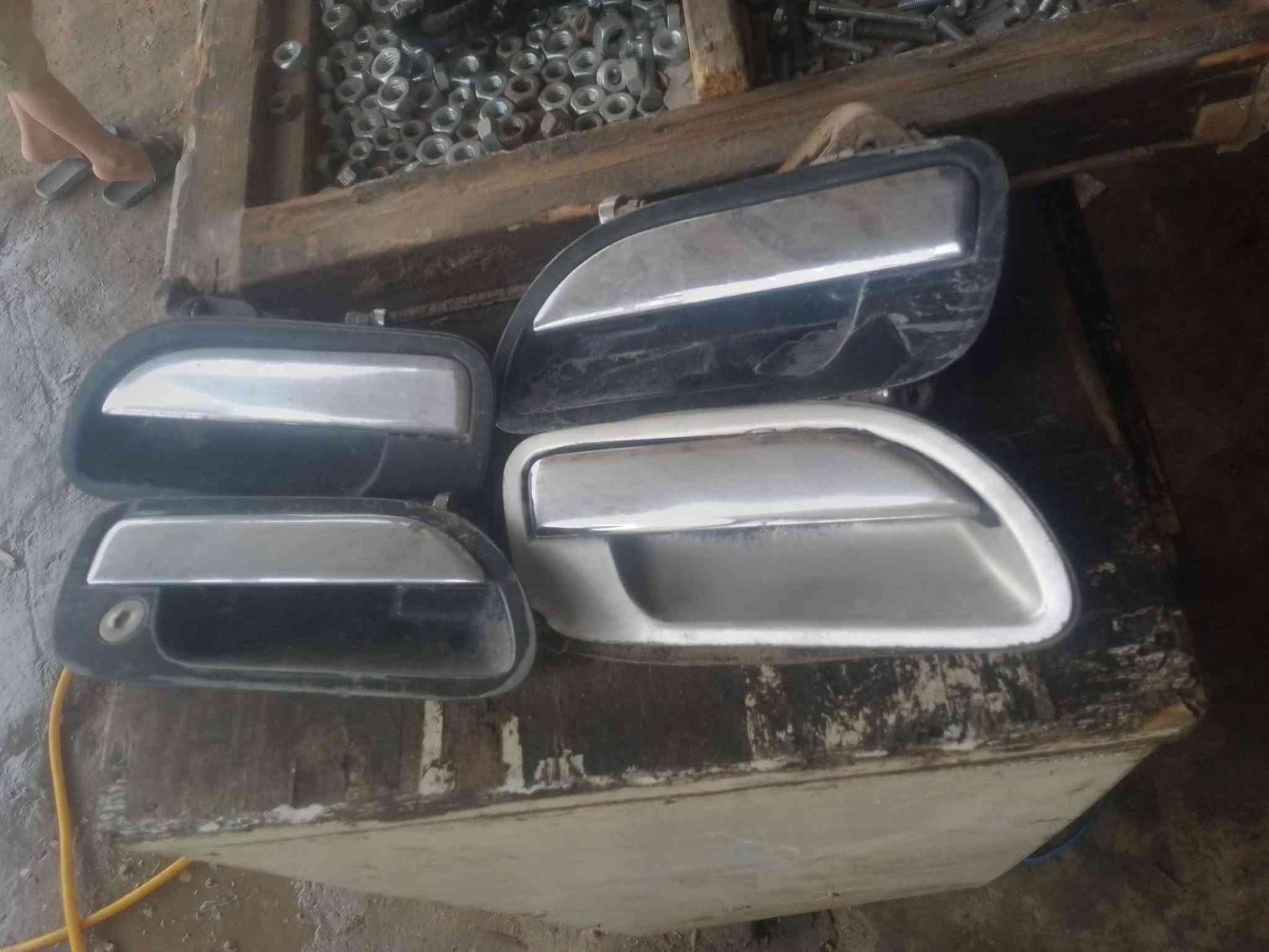 قطع غيار • يدات خلفية • بدون تفاصيل
