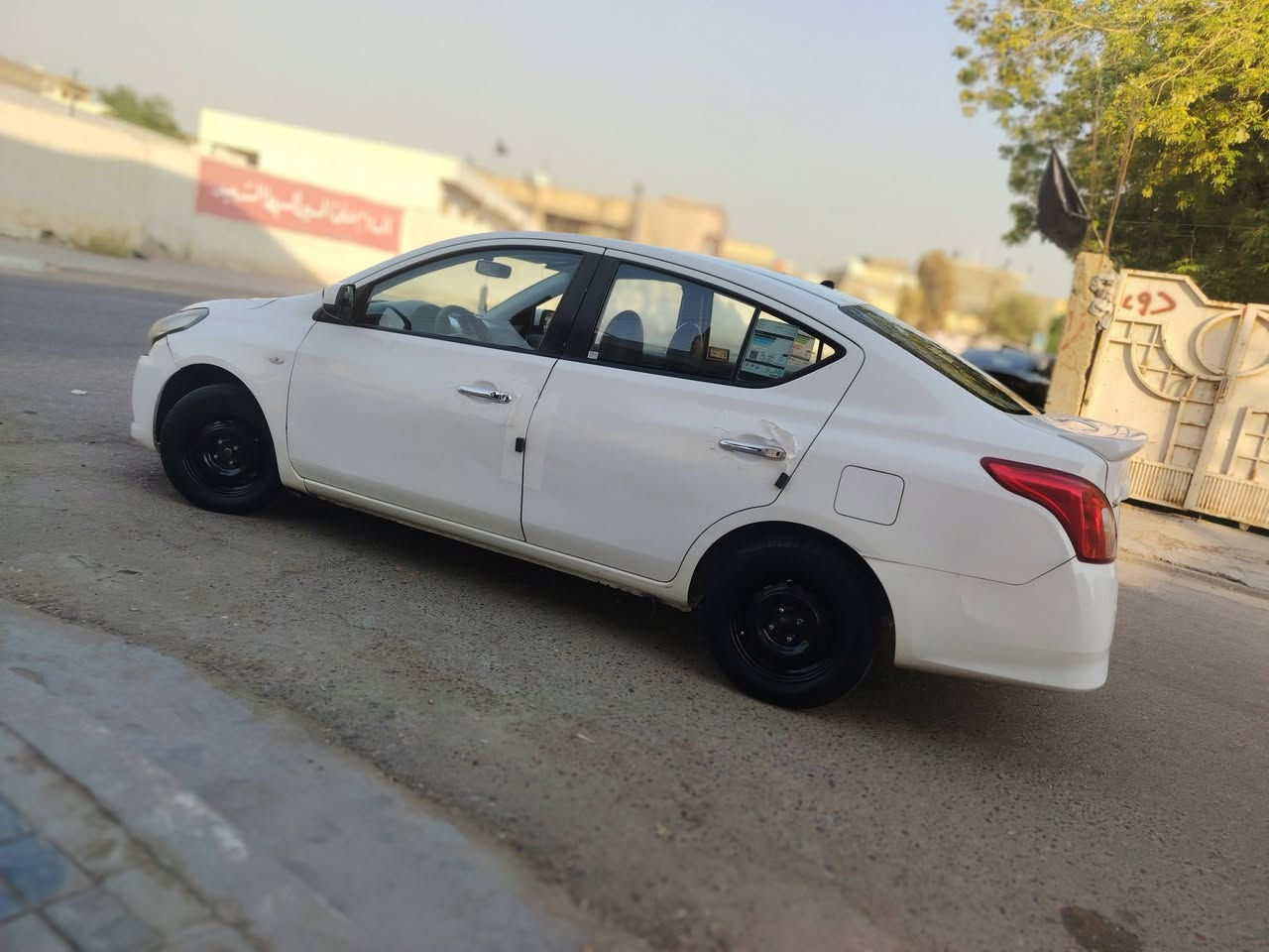 نيسان سني موديل 2020 كفاله عامه بيه فقط طخه بالباب الصدر صبغ شبرين وبيه بارد شويه ع وضع الشركه سياره جديده معنا الكلمه ماشيه 92 رقم اربيل تريد تحويل تريد وكاله سياره جاهزه من كلشي تبريد ثلج تخم تاير صدر امامي خلفي كله سياره استخدام شخصي مامتعوبه ابد وجاهزه من كلشي شاشه حساسات خلفية  سونار بالمنشور مكاني بغداد الرصافه السعر 95 وبيه مجال لشراي يتصل ***********
