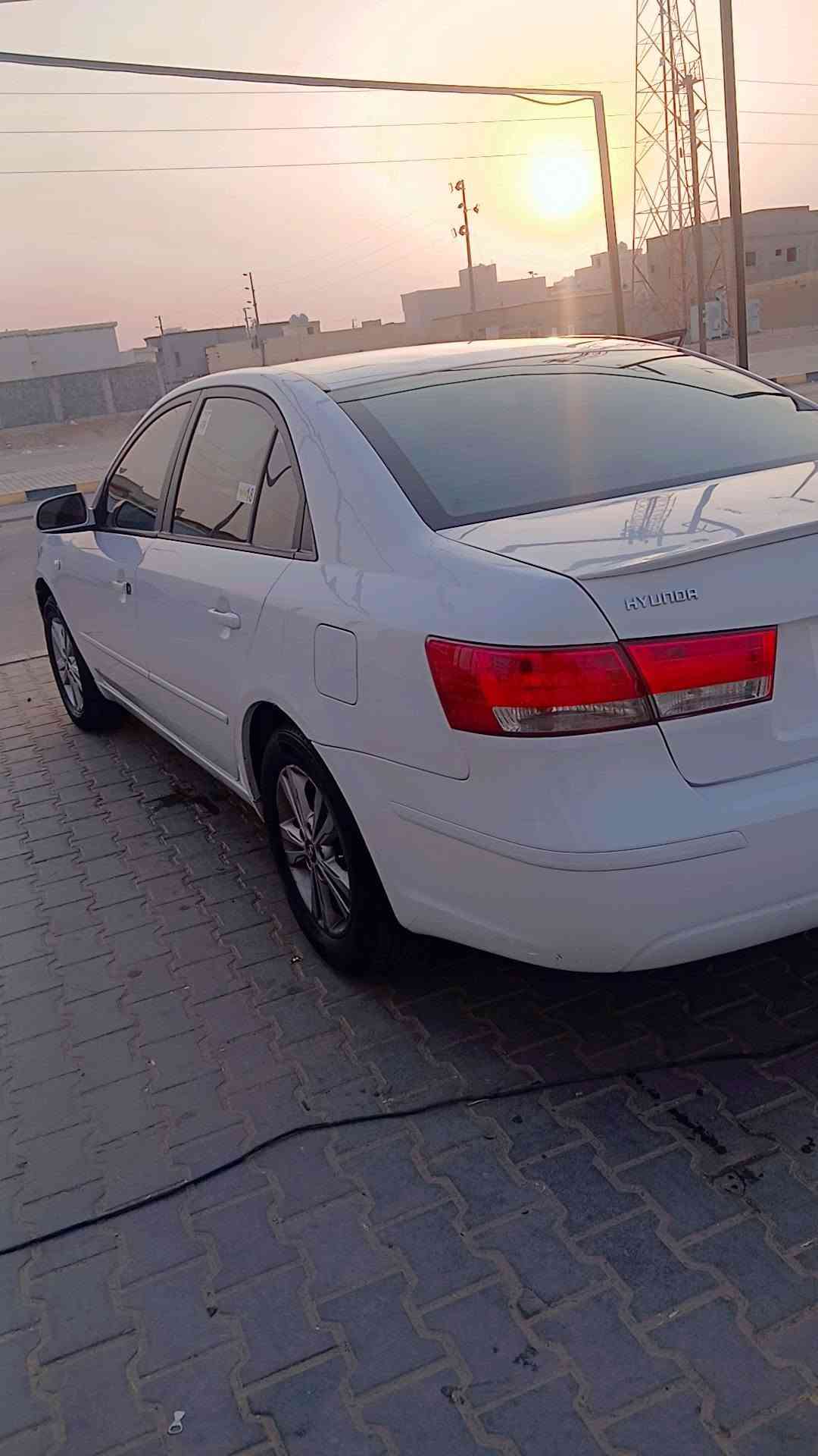 السلام عليكم
سوناتا خليجي 2009 
محرك2400

شرط محرك وقير  وصدر وتبريد كله جديد
كلين مابيها لوقطره صبغ  
السعر 120$قفل 

باقي التفاصيل خابر ***********
