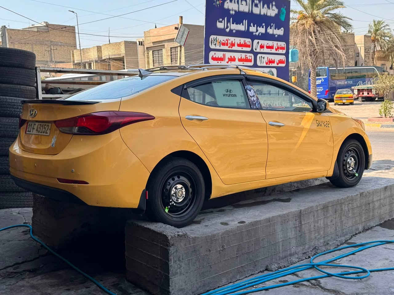السلام عليكم خواتي
لانتره 2015 
حادث بس بنيد امبل  
بدون اي دواخل 
السياره خير من الله كير مكينه 
جاهز صدر امام  خلفي كله جديد 
تخم تاير 
دوشم كشنات 
شاشه تحكم  
نضام ايكو 
مكينه 1800  
امصفره هيءه غرامات ثاني يوم تحويل 
رقمي *********** 
بغداد  طالبيه  او شعب
