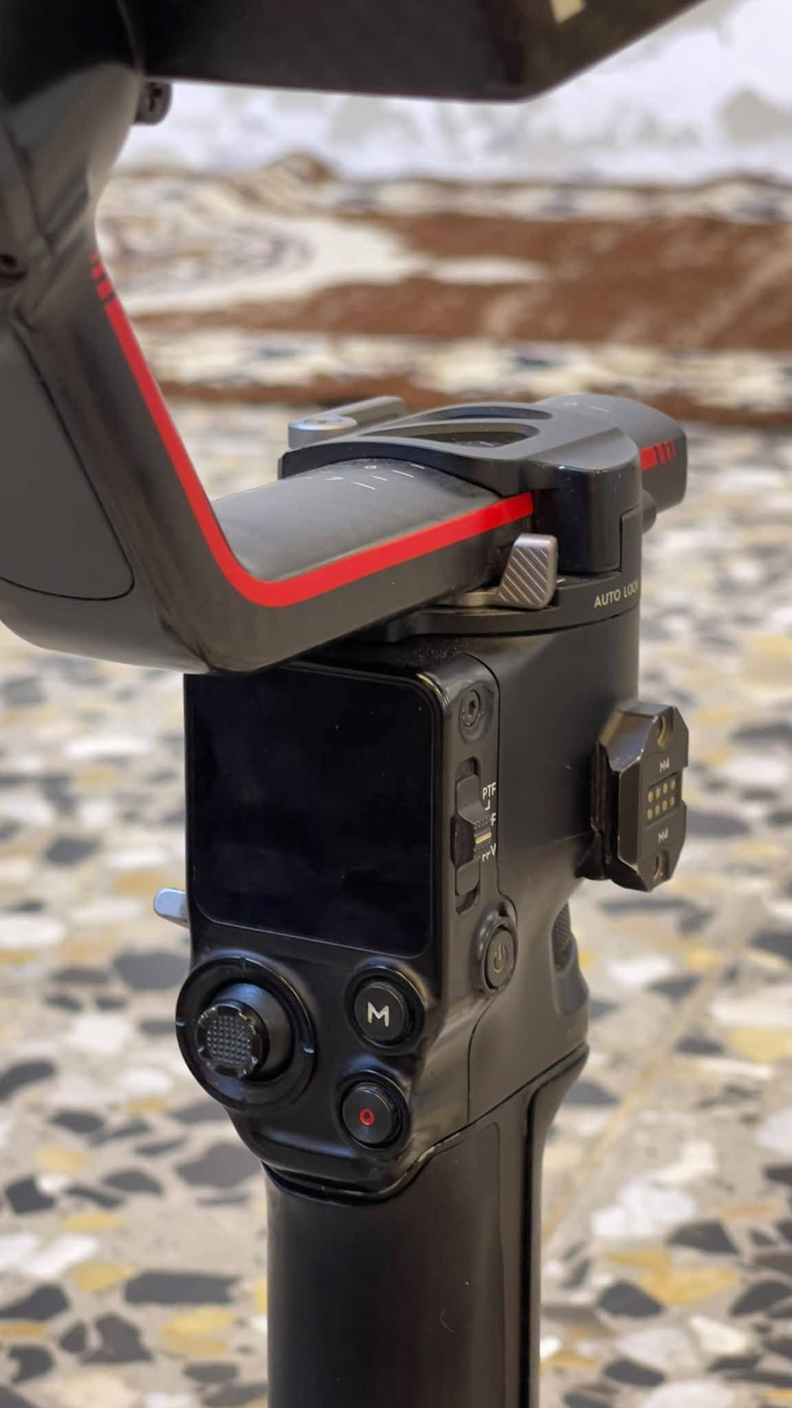 للبيع للبيع رونن RS3 PRO 
السعر 500 الــف وابي مجال حك جيه 
مكاني بغداد مدينه الصدر (***********)
