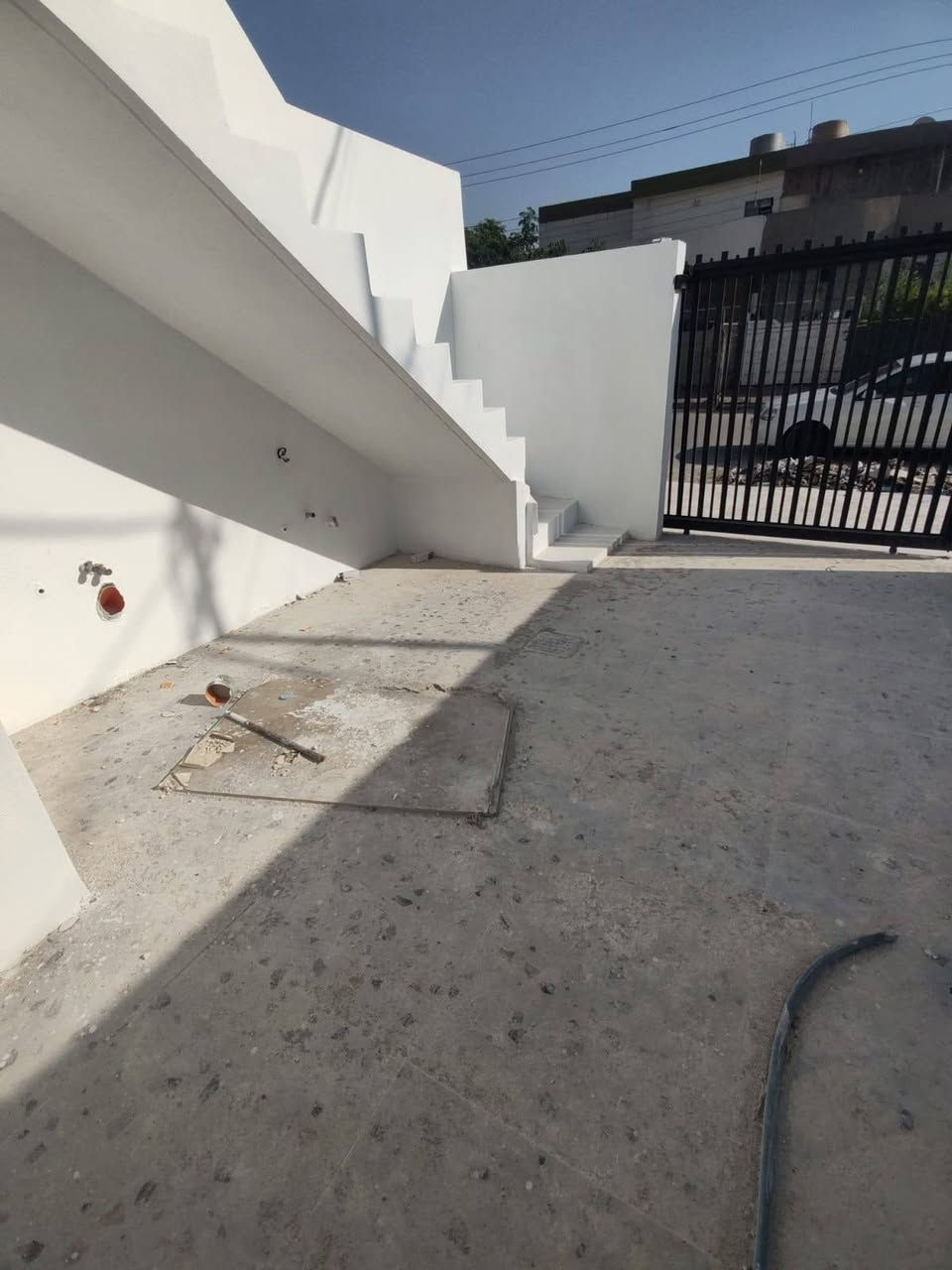 دار 100 متر رقم للبيع 
بناء جديد فول كاشي فول مواصفات صفر ما مسكون العنوان كركوك قادسية الثانيه شارع أبو وليد قرب مدرسة الاشداء على شارع 20 للأستفسار مراجعة مكتب نور الكبير التجاري السعر *********** السعر 47 مليون
