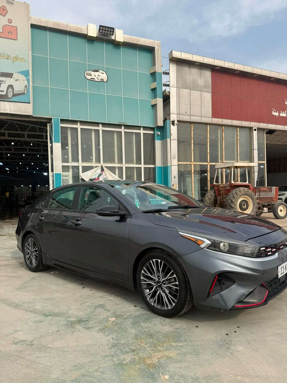 السلام عليكم 🙋‍♂️ ‭
( 🔥 السياره  فوول للاخير لا تقارنه بعاديه 🔥)
(( متعجبك ادعيلنه بل رزق 🤲 ))
كيا فورتي 2023
امريكي جيتي لاين GT LiNE 
1/1 محرك 2000 ..ضرر واضح بل منشور 
ثلاث قطع حادثه شواصي سليمه 
 ايرباك ستيرن فقط ❌
مواصفات جيتي لاين فول 1 / 1 
رقم بغداد بسمي تحويل ثاني يوم هزه جديده 

🔹 محرك 2000 DOHC دوش المرغوب
🔹فتحه ( سلايد روف )
🔹 بصمة تشغيل + أبواب + جنطة
🔹 تشغيل عن بعد⚡️
🔹 جنطة ذكية تفتح عند الاقتراب🚶🏻‍♂️
🔹 كشنات جلد كهرباء مختمه GT 
🔹 كشنات  تبريد🔵 / تدفئة 🔴
🔹تبريد خلفي❄️
🔹 شاشة لمس كبيره 9 انج 🔹 
تدعم  Auto Android + CarPlay 📍 GPS
🔹شحن تلفون 📲 لاسلكي
🔹سماعات🔊 سستم harman/kardon
🔹 رادار أمامي + خلفي + جانبي
🔹 نظام النقطة العمياء ⚠️
🔹 تحديد مسار + سياقة ذاتية 
🔹 توقف عند الاقتراب🚫
🔹 كامره خلفيه
🔹لايت + كشاف LED
🔹 بك لايت LED
🔹 تحكم كامل بالستيرن
🔹 كروز مثبت سرعه 
🔹 3وضعيات قيادة Smart/ Sport/ Normal)
🔹نظام Auto Hold
🔹هاند بريك بصمه ⚡️
🔹ا  ABS + مانع انزلاق                                  
🔹 حساس ضغط إطارات
🔹 منافذ USB / AUX / 12V
🔹 ويل كب 17 كروم
🔹دوسات جانبيه ودعاميه GT
145
ترهم مراوس حسب القناعه 
***********
