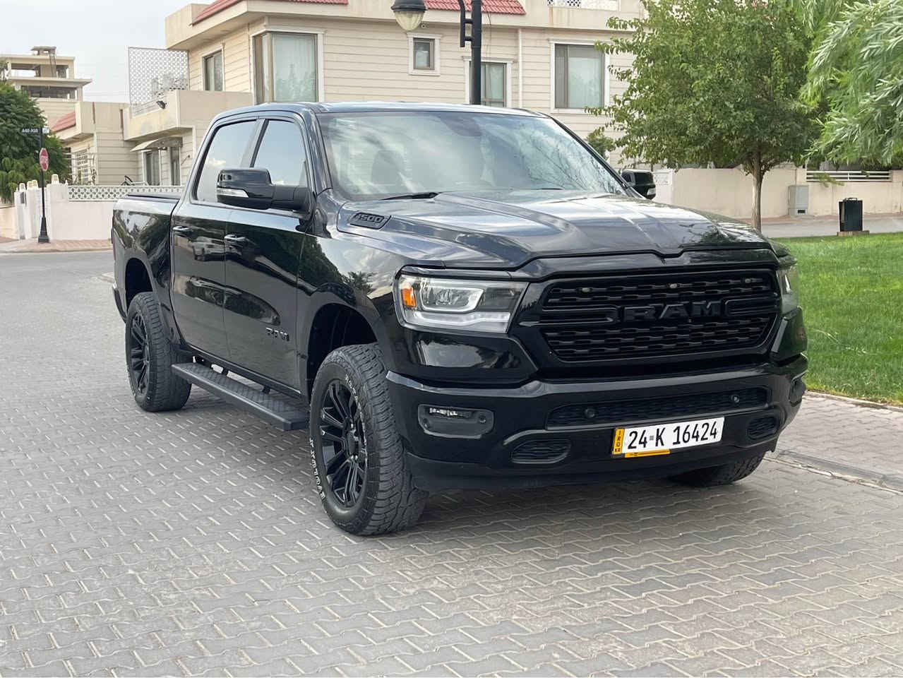 السلام عليكم … للبيع او مراوس برقم كوردستان فقط رام بك هورن موديل ٢٠٢٢ وارد امريكي حادثها جاملغ امامي سكن بدون دواخل و اير باك سستم و من اميركا بيهة مكانين كلير بالجاملغ الامامي جهة السايق و بالجاملغ الخلفي السكن محرك ٨ سلندر ٥٧٠٠ ماشية ٥٠ الف مواصفاتها بلاك توب كشن كهرباء و تدفئة و ستيرن تدفئة سكليتر و جام خلفي كهرباء حساس امامي خلفي مانع تصادم لايت مع الستيرن و زنون بلادي السيارة كلشي بيهة جديد بدون مصرف دينار تحويل و غرامة بشرط السعر ٢٦٨ للاستفسار *********** السليمانية, العراق
