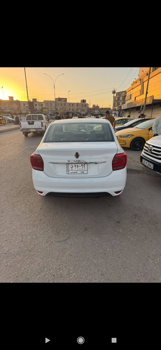 رينو سيمبول موديل 21
السيارة عليها اقصاد سنة ونص مصرف حكومي استقطاع مباشر
راعيها بغداد يسوي وكالة
بيها 3 قطع
السياراة تايرات وحدادية ودهن كير ودهن محرك وباتري كله جديد
ماشية 118
السعر 68
***********
