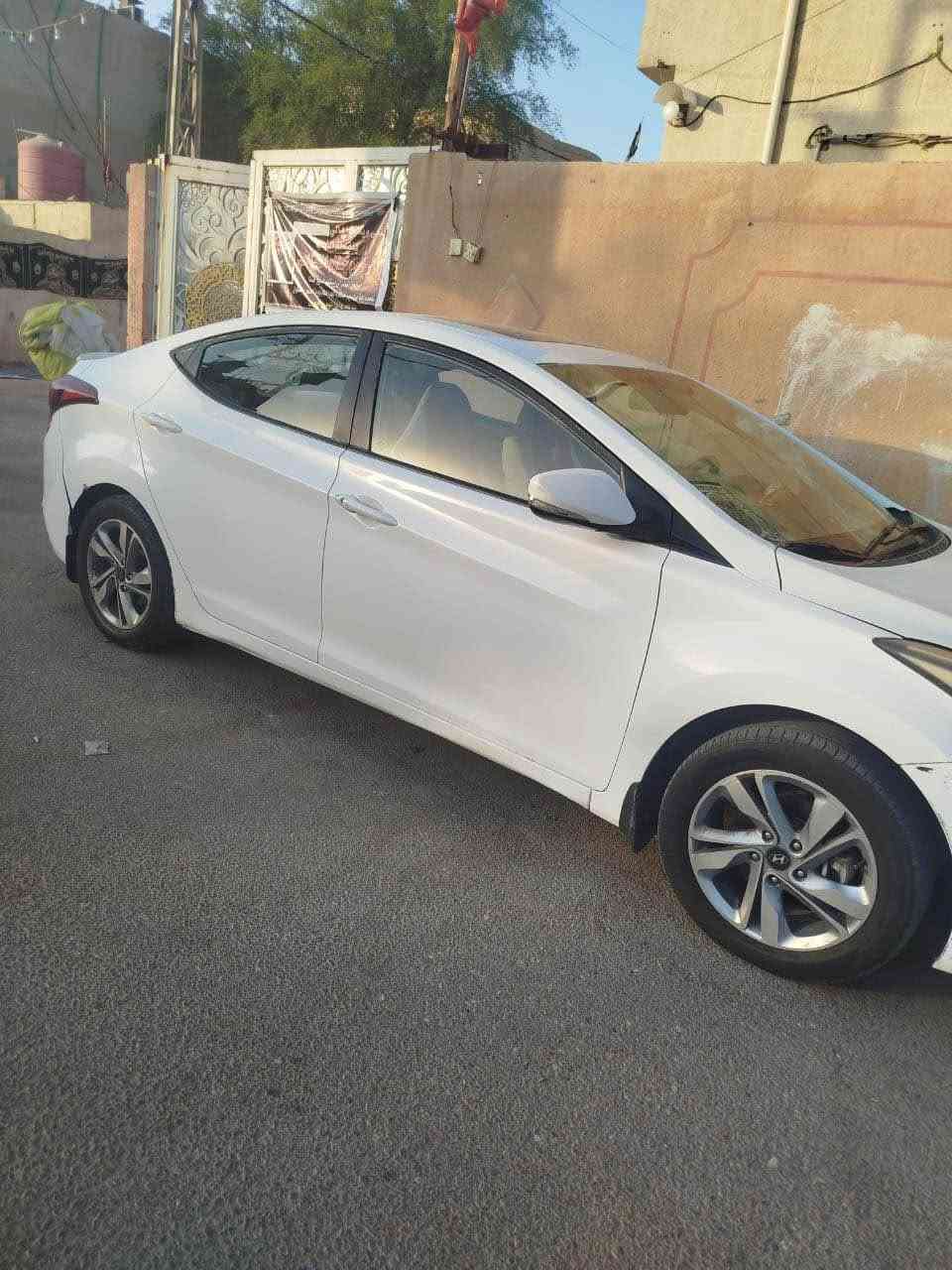 النترا • ٢٠١٦ • باب خلفي بنيد