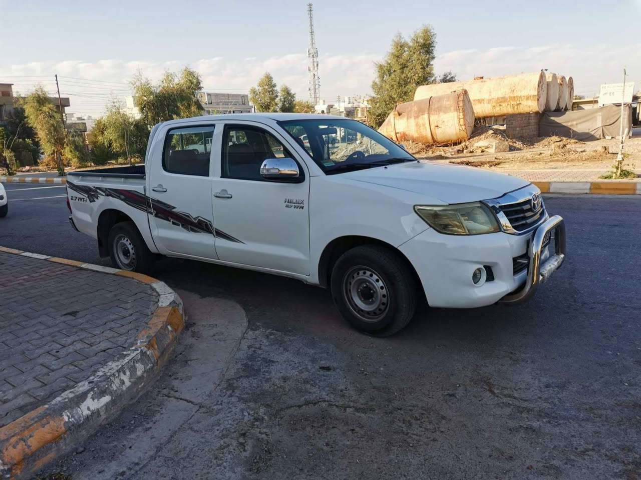 توێتای مەرزێ بۆ فرۆشتن ،بەشەرتی گێڕو مەکینەو تەبریدو تەحویل گێڕو مەکینەی نەکراوەتەوە بەشەرت بەناوی خۆمانەوەیە سەنەوی ژینگەو ڕێگاوبانی تازەیە سەیارەیەکی پاکو جوانە ،185 هەزار کیلۆ مەتری حەقیقی ڕۆشتوە چەمەلغی سەکنی بۆیاخە بێناو گرتن نوکە دەرزی ناوی نیە یەک دوو پەڵە کاردی هەیە بەعام سەیارەکە جوانو شتە ،169 کەمێک مەعمەلە .*********** ڤایبەرو وەتس ئەپی لەسەرە السليمانية, العراق
