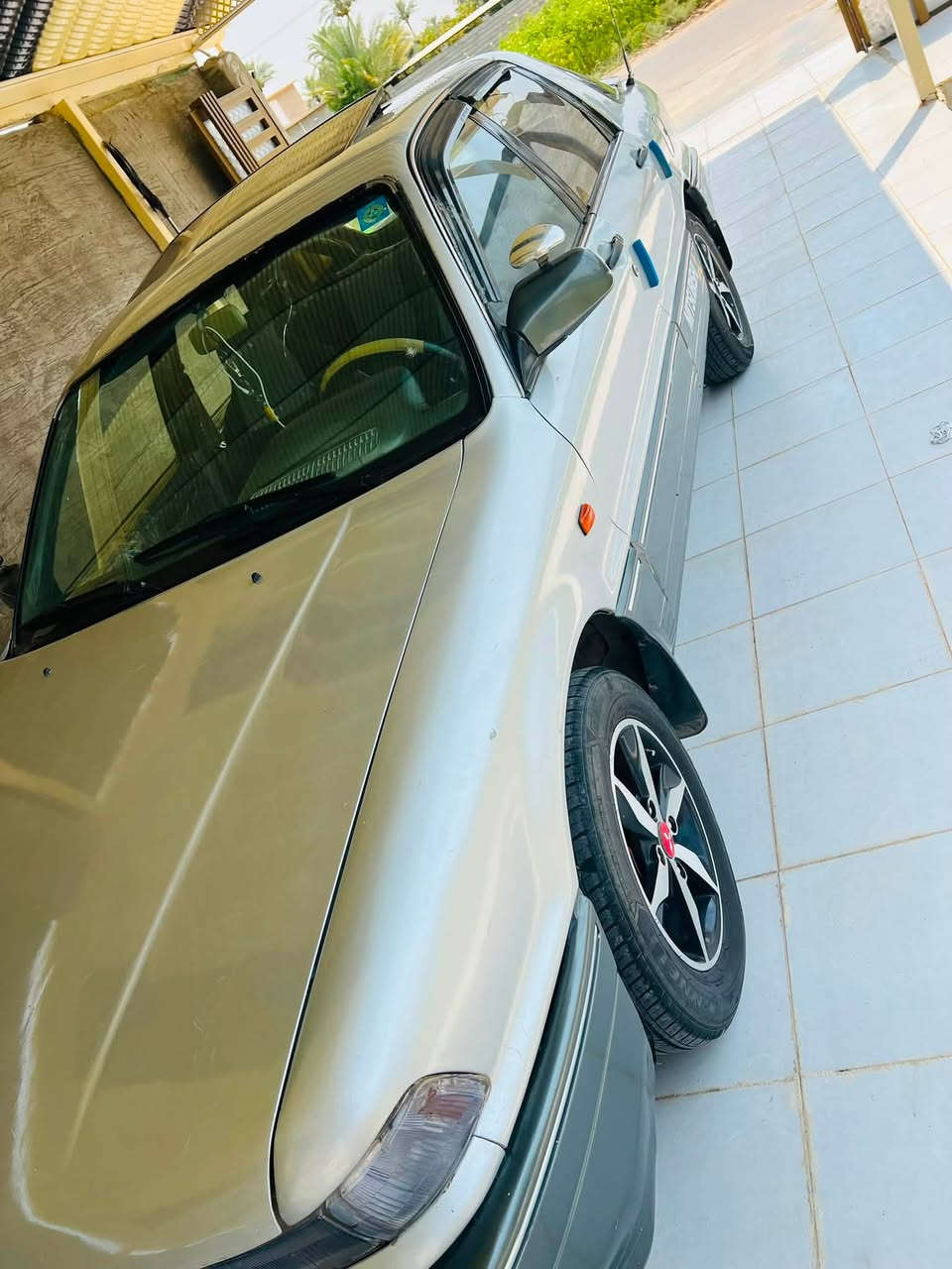مستبوشي كلنت موديل 92 رقم صلاح الدين دولي شرط التحويل صبغ عام جماليه بدون خياس بدون ضربه تخم تاير جديد ويل كب صدر جديد تبريد شغال  كهربائيات كلها شغاله  مكان السياره الضلوعية   سعر 40 وبيها مجال للستفسار ***********

