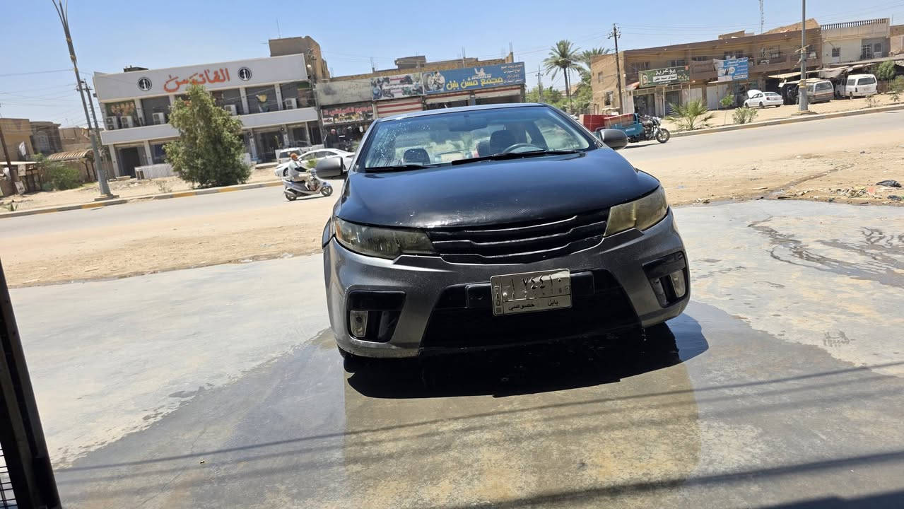 السلام عليكم 

فورتي ١٢ محرك ٢٠٠٠ كير عادي جديد تبريد ثلج منظومة بانزين جديدة ادامة كاملة  ابيع حزام  .قمارة وجنطة وبنيد ما مصبوغات رقم بابل مكانهة بابل سنوية لل٢٨ باسمي 
للاستفسار *********** 
سعر ٥٥ وبيهة مجال عليهة غرامة ١٠٠ الف تنزل من السعر
