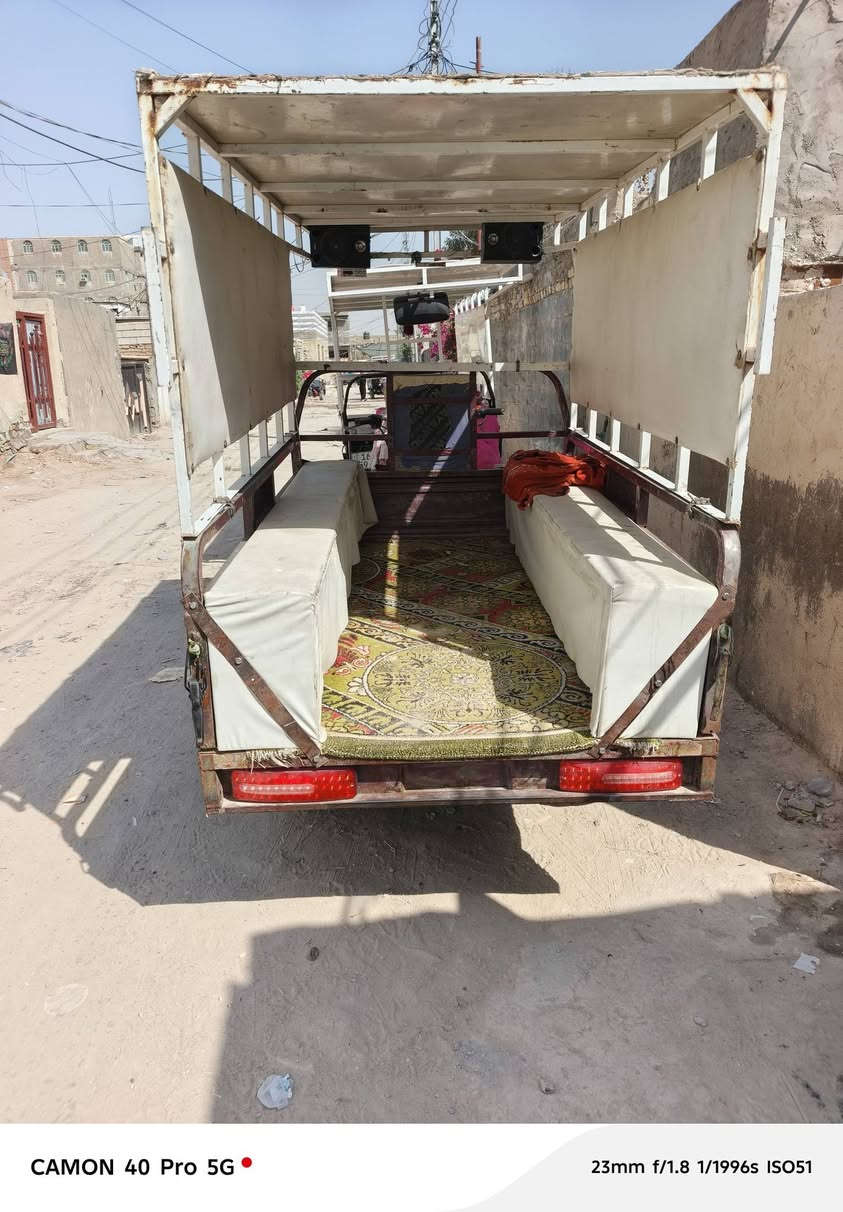 سلام عليكم ستوته جمرة البيع موديل ٢٠١٥ أوراق المكان نجف سعر ( ١٤٠٠ ) وبيه مجال التصال رقم (*********** )

نص مكتوب في الصور:
- ٠٧٨٨٠٢٨٤
