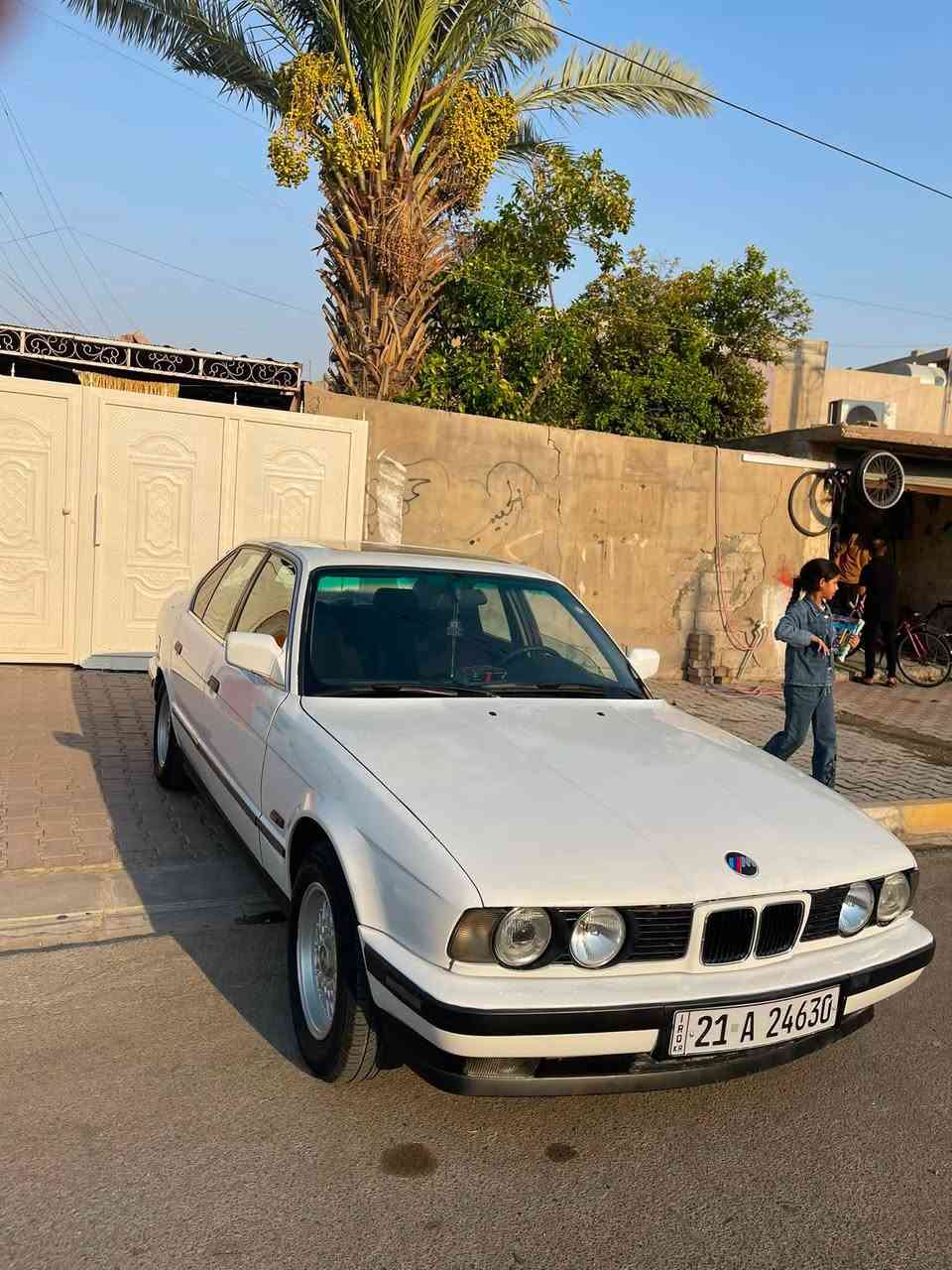 السلام عليكم
للبيع BMW 525 
موديل 1993
محرك كبس
ضربتها فقط جاملغ امامي
تبريد شغال ثلج
كهربائيات كلها شغاله 
رقمي ***********
مكاني كركوك حي النصر

