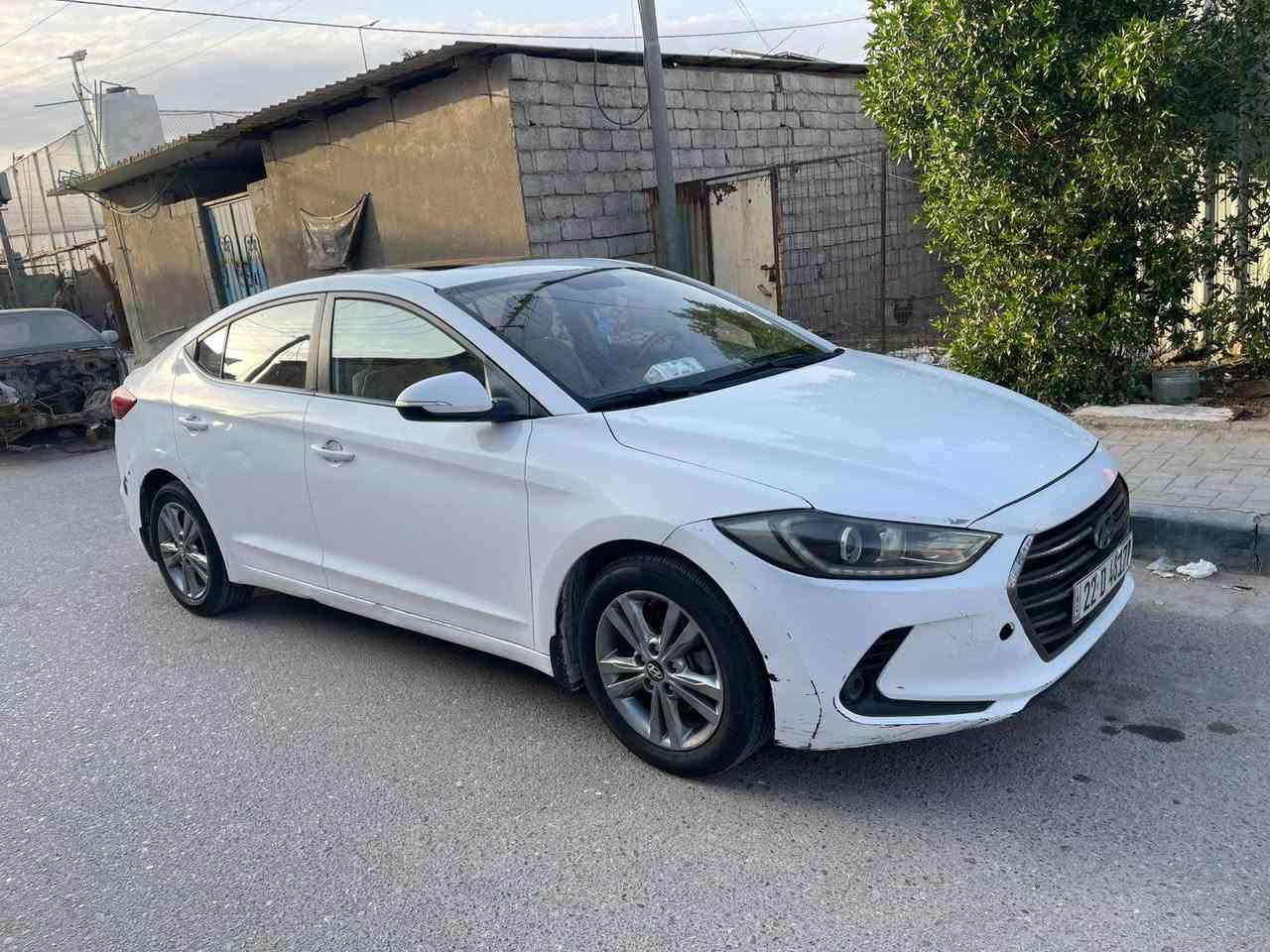 هونداي النترا 2017خليجي فول مواصفات رقم اربيل جديد تحويل او وكاله سياره كلش نضيفه ومكفوله ضربه وصبق وتبديل عدا شخط في الباب واضح في صوره مكينه وكير وحداده وتبريد وتخم تاير كله جديد شرط سعرها (130$)وبيه مجال للاتصال *********** البصره دور الضباط البصرة, العراق
