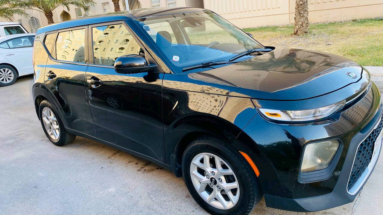 🚘 كيا سول S موديل 2020 للبيع

🇺🇸 وارد أمريكي
🖤 اللون: أسود
🔹 محرك 2.0 لتر — 4 سلندر
🔹 قوة 147 حصان
🔹 قير أوتوماتيك IVT
🔹 دفع أمامي FWD
🔹 تايرات 205/60/16
🔹 5 ركاب
🔹 ممشى 76 ألف كم تقريباً
🔹 سيارة عملية واقتصادية وواسعة من الداخل

💰 السعر: 126ورقه

📍 السيارة جاهزة للفحص، والفحص على المشتري.
***********