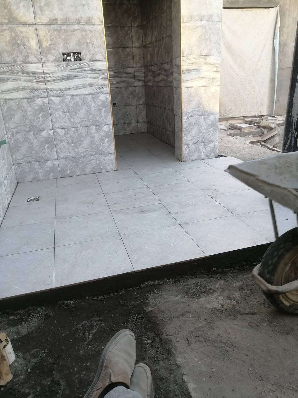 خلفه لبخ وسيراميك متفرغ حاليا اتصل وبيك خير ودلل   ***********
