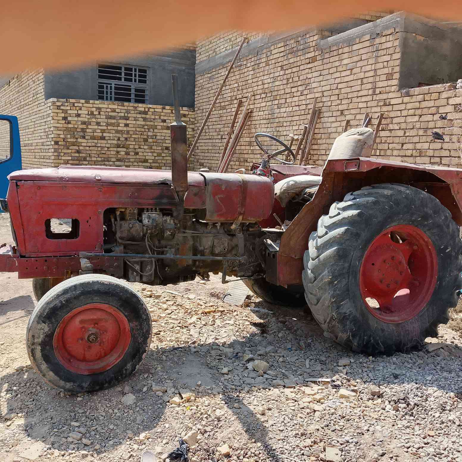 سلام عليكم للبيع مكينه عنتر جاهزه موديله 82 وياه خرماشه 25000 وبيه مجال هذا رقم راعيه ***********مكان  ذي قار قضاء الرفاعي
