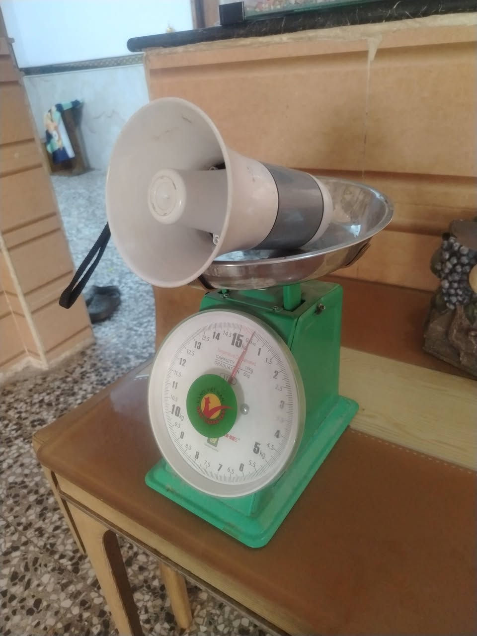 سلام عليكم ميزان 15كيلو جديد كلش وسماعه جديده البيع سعرهن ثنينهن 40 رقم ***********

