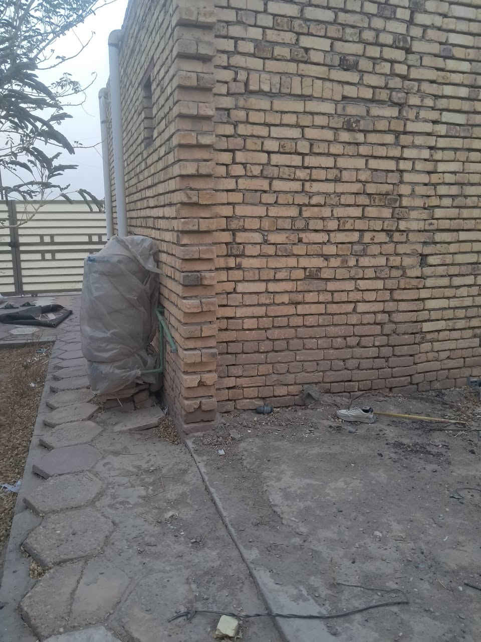السلام عليكم
بيت مساحه 200 متر قريب على نهر الوفاء منطقه ال نياز 
سعره 50 مليون 
لتفاصيل اكثر اتصل ***********
