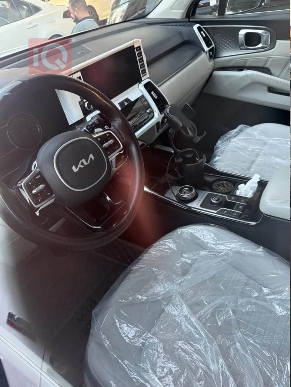 السلام عليكم
سورنتو 2023
كفاله عامه 
ماشيه 47.000km
فول1/1 عدا ال4 كامرات 
بردات-كامره خلفيه -كير ماوس-بانوراما-بصمه -جنطه كهرباء-ابل كاربلاي-شاحن لاسلكي 
السياره جديده بحالة الوكالة
للاستفسار
***********
