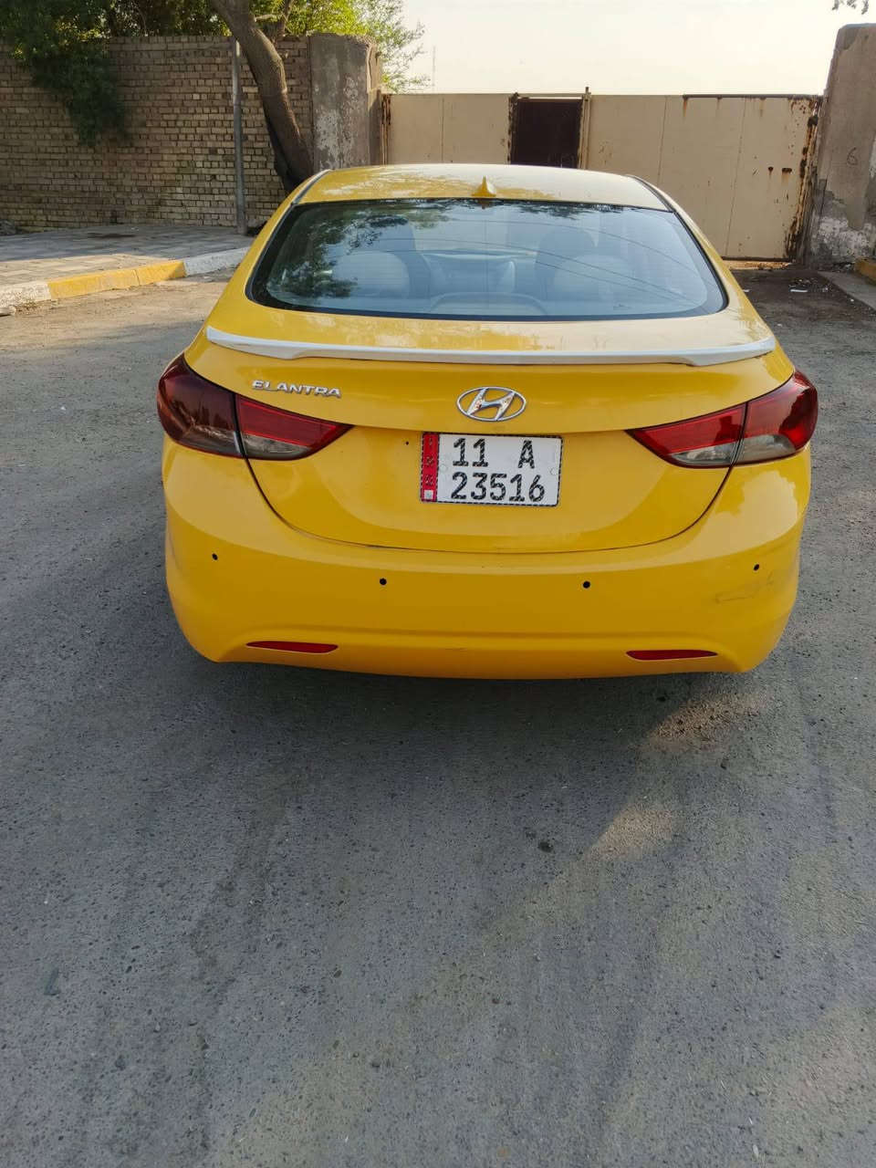 النترا موديل 2011 رقم بغداد دولي تحويل ثاني يوم حجم المحرك 1800 دوش ملاحظه سياره جاهزه من كل شيء بدون حادث مكان السياره بغداد رقم الهات***********
