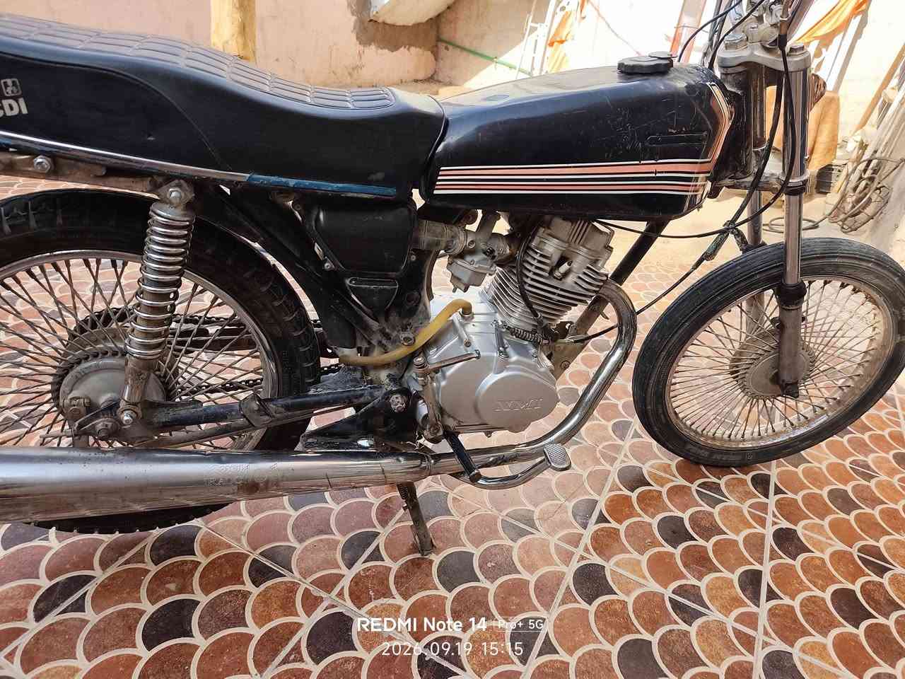 لبيع كلك بيها بليته ورقم شاصي وكفلها من سرقه السعر 350 بيها مجال مكينه جديده موديل  25 مجفته وناعمه ***********

نص مكتوب في الصور:
- REDMI Note 14 Pro+ 5G 2026.09.19 15:15
- REDMI Note 14 Pro+ 5G
- 2026.09.19 15:15