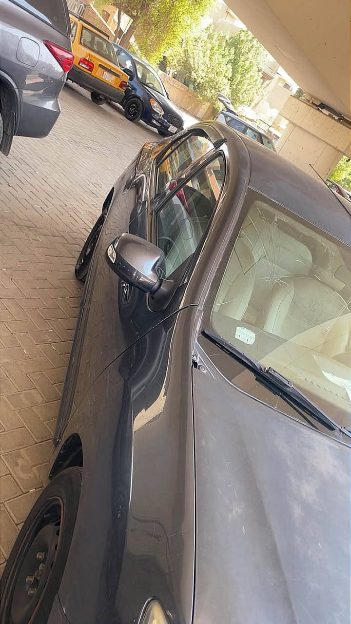 للبيع رينو سمبول ٢٠١٩ رقم بغداد حره سياره مابيها صبغ فقط بارد كير كفاله مكينه مبدلها جديد السعر٦٥ وبيها مجال ***********
