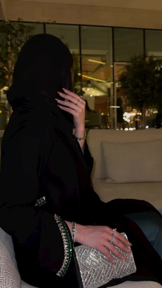 ملابس • للبيع