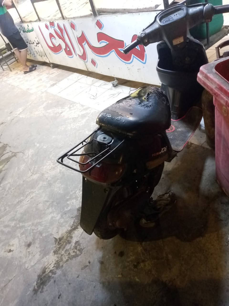 سلام عليكم دراجه بطه للبيع دراجه حلوه مكينه ناعمه شاصي صفحه واحده ملحوم شغاله بس يرادله شويه ترتيب السعر 150 وبيه مجال المكان بابل المسيب الستفسار رقم ***********
