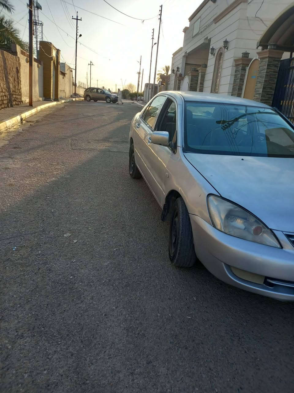 السلام عليكم
مكلف مكلف بالنشر ✋
لانسر 2005 للبيع بسعر مناسب 55$ وبيها مجال  ! !!رقم بغداد وصاحبها موجود 
عنوانها سامراء للاستفسار أكثر اتصل ع رقم
***********
