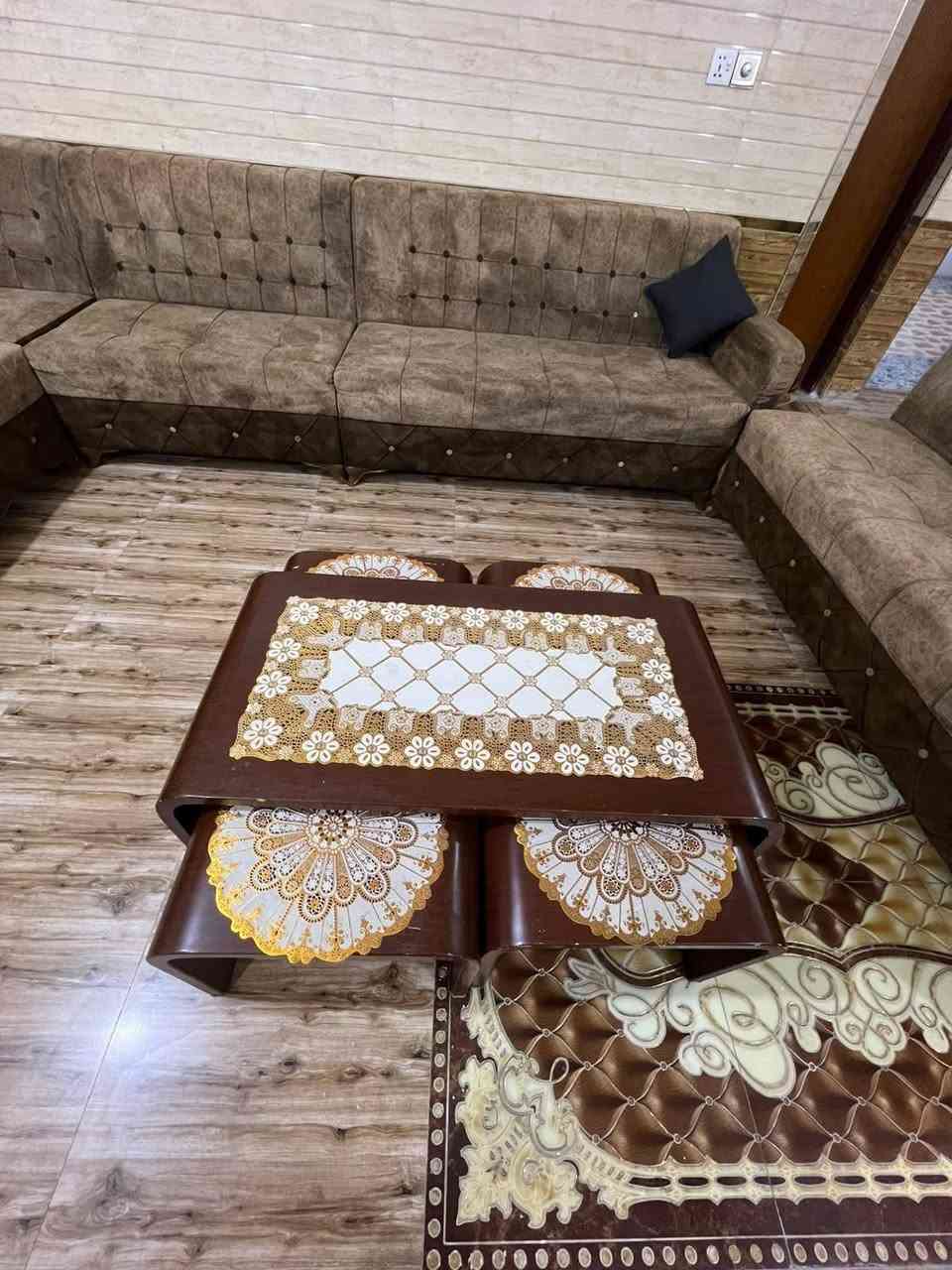 سلام عليكم ديوان للبيع 12 مقعد ثقيل تفصال +طبلات 5 قطع
للاستفسار ***********
