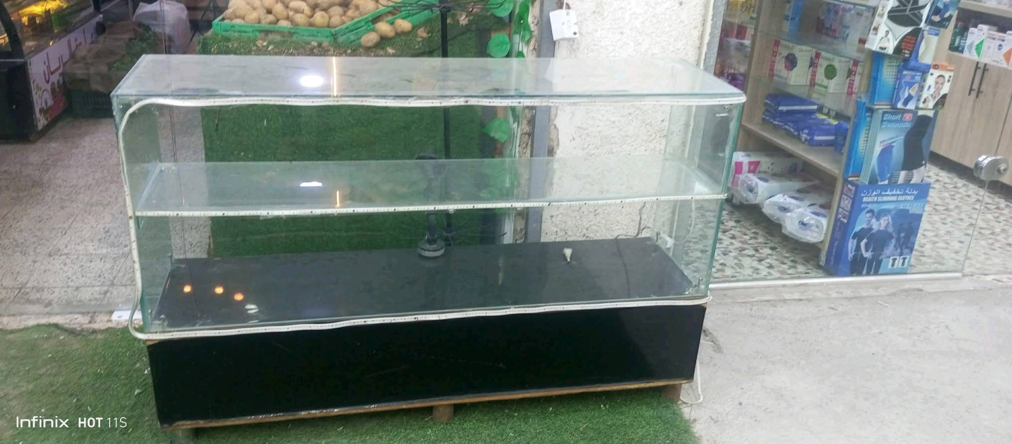 السلام عليكم للبيع فاترينا 3 خانات حجم الجام الكبير نظيفة سعرة ١٥٠ الف مكاني بغداد الدورة استفسار ***********