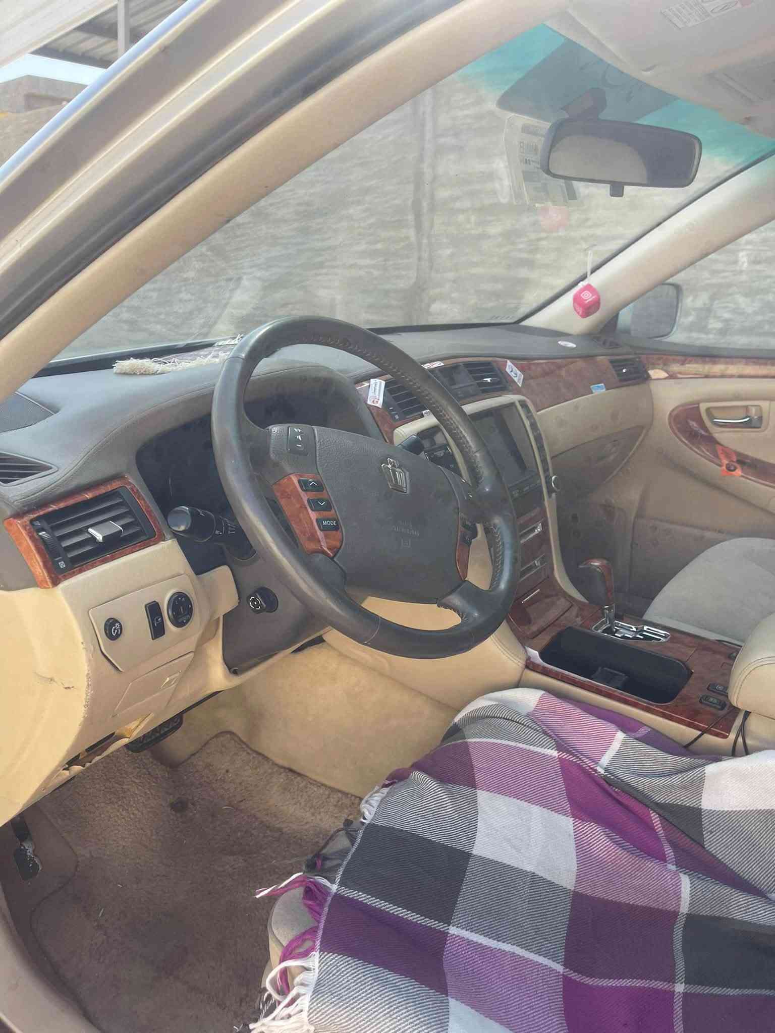شاهینە بڕاوەبڕاوە مۆدیل٢٠٠٦بەسمەڕەسەسی قەترە بۆیاخی ئیرو ئوروپایشینە سەیارەکە نونەیە لەجوانی گێڕو مەکینە گورە ١٨٢شوێن چەمچەماڵ ڕەقەم***********کۆدکراو
