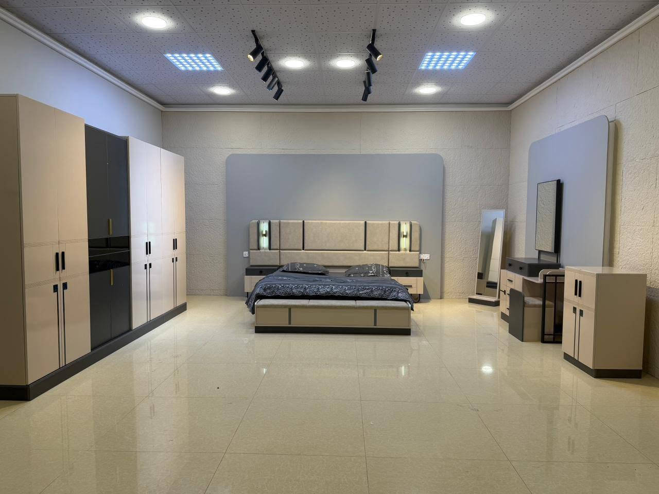 معنا_دائمآ_تجدون_الافضل_والانسب 
  معرض اليوسف للاثاث 
        يقدم مجموعة 
     مميزة من غرف النوم

موديلات_جميله_درجهَ_اولى2026
(موديلات_جميله_ومميزه_عروض_لفترة_محدوده🔥) 
موديلات  تركي درجة اولى 5 قطع و10 شبابي نفرين
———————————————————————————
شد 🛠️ونقل🚚 داخل النجف الأشرف مجاناً 🤍
و تضاف أجور نقل للمحافظات  بأسعار مناسبهُ🚚
موديلات_من_المنشئ_الاصلي_وليس_التقليد
#مميزات_الغرفة  
1-سكك درجة اولئ
2-أناره في الكوميديات 
3-سرير مخزن جك دبل هادروليك
4-صبغ درجه اولى 
5-چوي و برغي و قفل حديد 
6-يدات درجة أولى 
7-شغل درجة اولى 
*ملاحظة
 يوجد لدينا مجموعه من الدواشكً درجه أولى 
  (طبي ضمان 5 سنوات )وبأسعار مناسبه #معنا_دائمآ_تجدون_الافضل_والانسب
_________
للحجز📙🖋️ أرسال صورة الغرفة🌌🌌
و العنوان 🚛و رقم الموبايل 📞📞
للأستفسار مراسلة خاص الصفحة 📥📩او الاتصال على الأرقام .... 📞📞    
—————————————————————————  
***********.               -
 .        -         ***********
 .                                                            
العنوان/ النجف الاشرف - حي الجامعة - شارع جامعة وفاء قرب مجسرات الزهراء -  مجاور صيدليه ساقي الكوثر
تنورنا بكل وقت أهلا وسهلا بيكم 
#غرف_نوم_تركيه 
#اليوسف_للاثاث #اثاث #غرف #النجف #بابل #كربلاء
