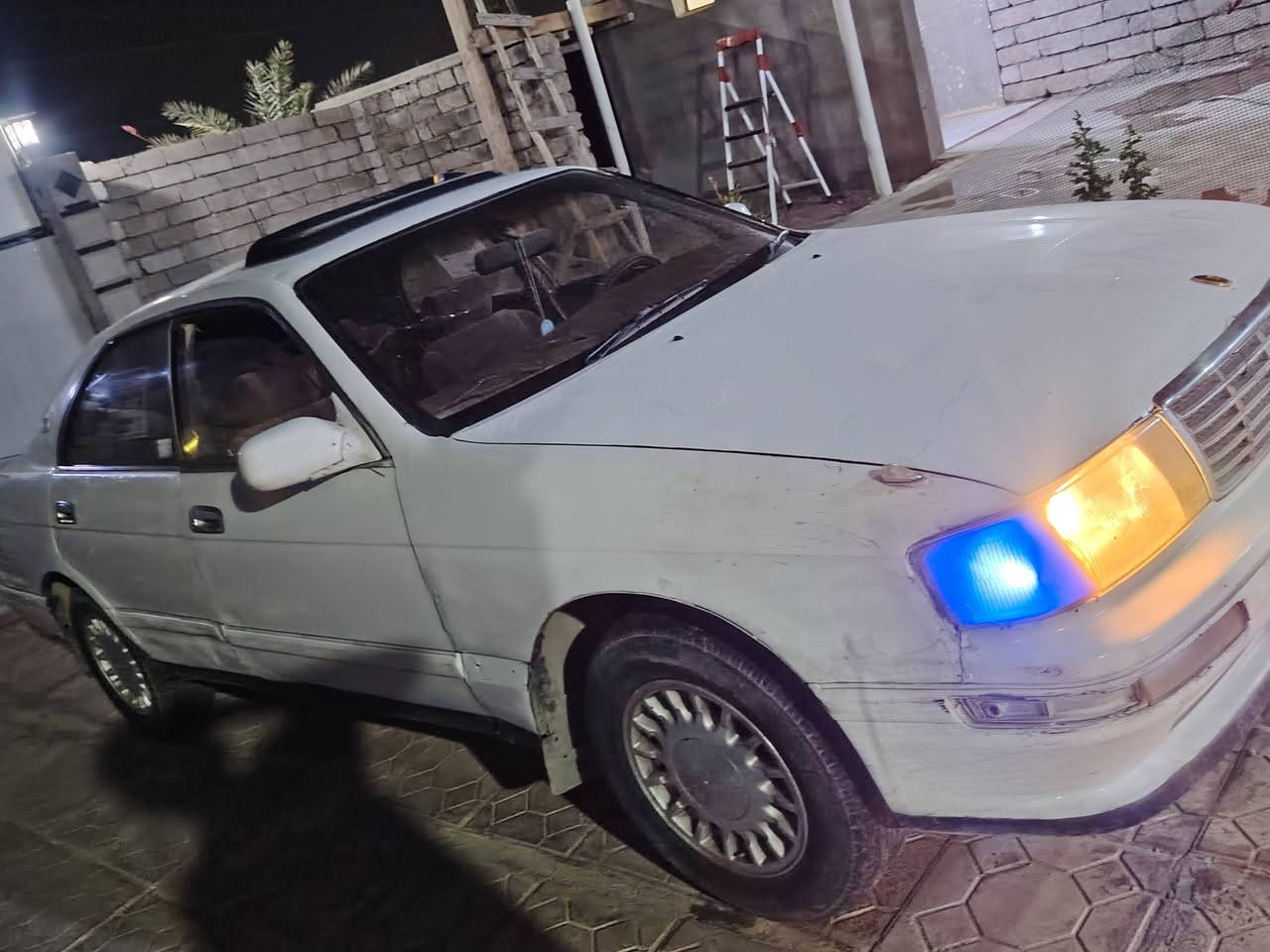 السلام عليكم للبيع او مراوس حسب القناعه سياره بطه مكصوص كير محرك شرط صدر جديد لايت عالي ناصي مسجل 4 سماعات جدد باور شغال ماسحات اسياره جاهزه وحيل حلوه ومال جناي ماتصرف عليهه ربع مكاني الشركاط   اسعر 18 اوبيها مجال  (***********)
