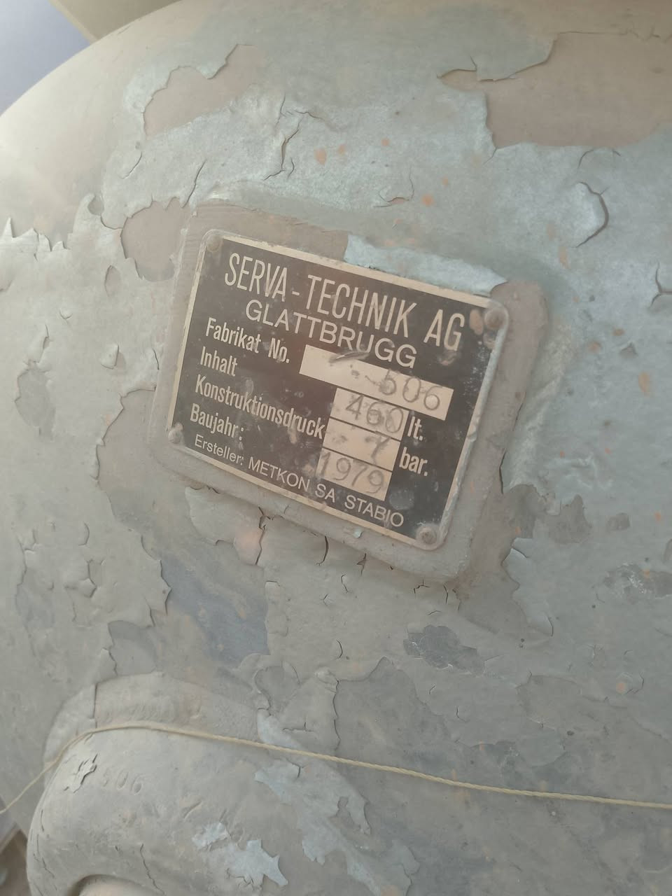 للبيع بطل هواء 
الحجم 460 L
الصنع سويسري
الموديل 1979
السعر 450 وبيها مجال 
العنوان بغداد 
***********
