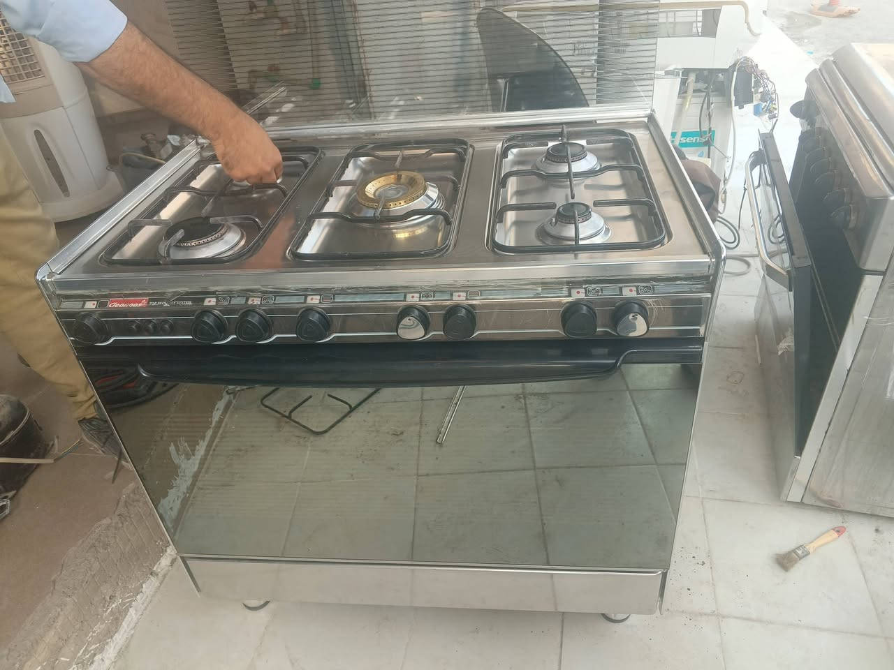 طباخ تيكنو ايطالي اخو جديد بسعر 180الف تابع يوصلك كل ما هوا جديد للعلم فرنه بعده جديد مامشغلينا
