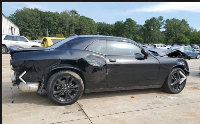 جالنجر 2023 sxt 3.6  حادثها اربع قطع مرفقه بالصور السعر 135$ وبيها مجال مكان السياره الصويره بيع مستعجل لتواصل ***********
