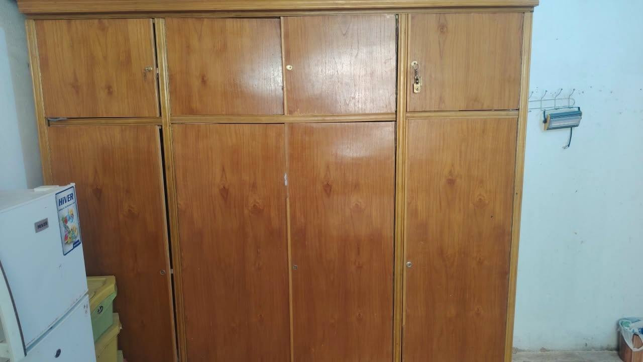 غرفة نوم للبيع السعر ٣٥٠ اي استفسار عدكم راسلو  واتساب صاحب الغرفة  هاذ الرقم  ***********.السعر بي مجال
