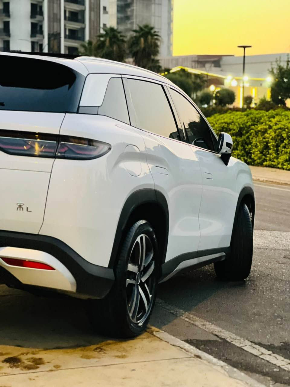 BYD  song L 
2025 
12000km 
کلین تایتل سەیارەکە زۆر جوانە لەسەر دەقی شەریکە ماوەتەوە 
*********** أربيل, العراق
