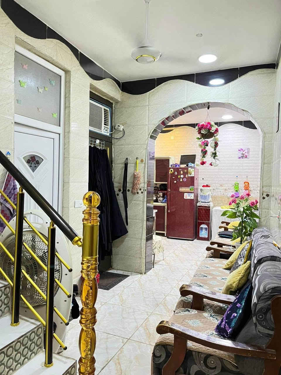 بيت للبيع 
نزال سليم
مساحة 75
متكون طابقين وطابق ثالث غرفة سندويج
الطابق الاول هول وحولي وحمام ومطبخ
الطابق الثاني غرفه كبيرة حمام وحولي وغرفة صغيرة
السعر 140 مليون 

***********
