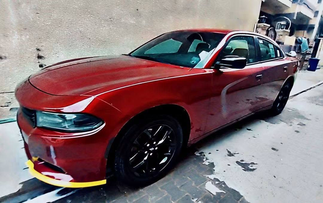 السلام عليكم جارجر للبيع فقط بدون مرواس موديل 2020 اصل 
رقم بغداد  مداور ثاني يوم 
مواصفات  SXT 
بجم كبس 
شاشه كامله دواره تدعم كار بلي
 بدون ايربك 
تشغيل عن بعد 
حساس خلفي 
كشنات كهرباء حضن 
سياره على وضع شركه 
ماشيه ٧٦ حقيقي بيه قطعتين صبغ
سياره احله من الصور بعد 
سياره استخدم شخصي 
استفسار ***********
