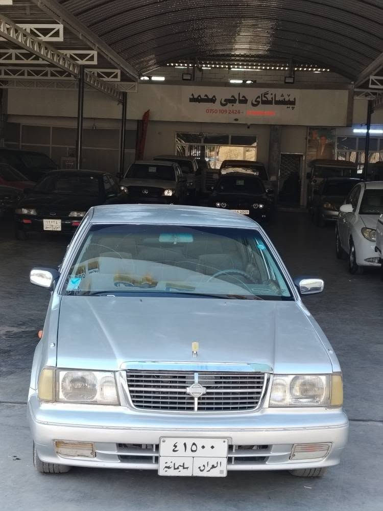 نیسان سدریک 2001 گێڕعادی
چوارپارچەی بۆیاغە بەبێ دەعم و لێدران
تەقینی نیە خایسی نیە جوان ماوەتەوە
ناوداخیلی زۆرجوانە کوشینی دڕاوی نیە
گێڕومەکینەو تەبرید بەشەرت
توندوتۆڵە بێ مەسرەفە لەسەردەقی بیلادیە
ژینگەی دراوە سەنەوی بەسەرچوە 
37 وەرەقەو مەجالێکی کەم
***********ڤایبەر وەتس ئەپ
***********لەشاری کۆیەم كويسينجاك, أربيل
