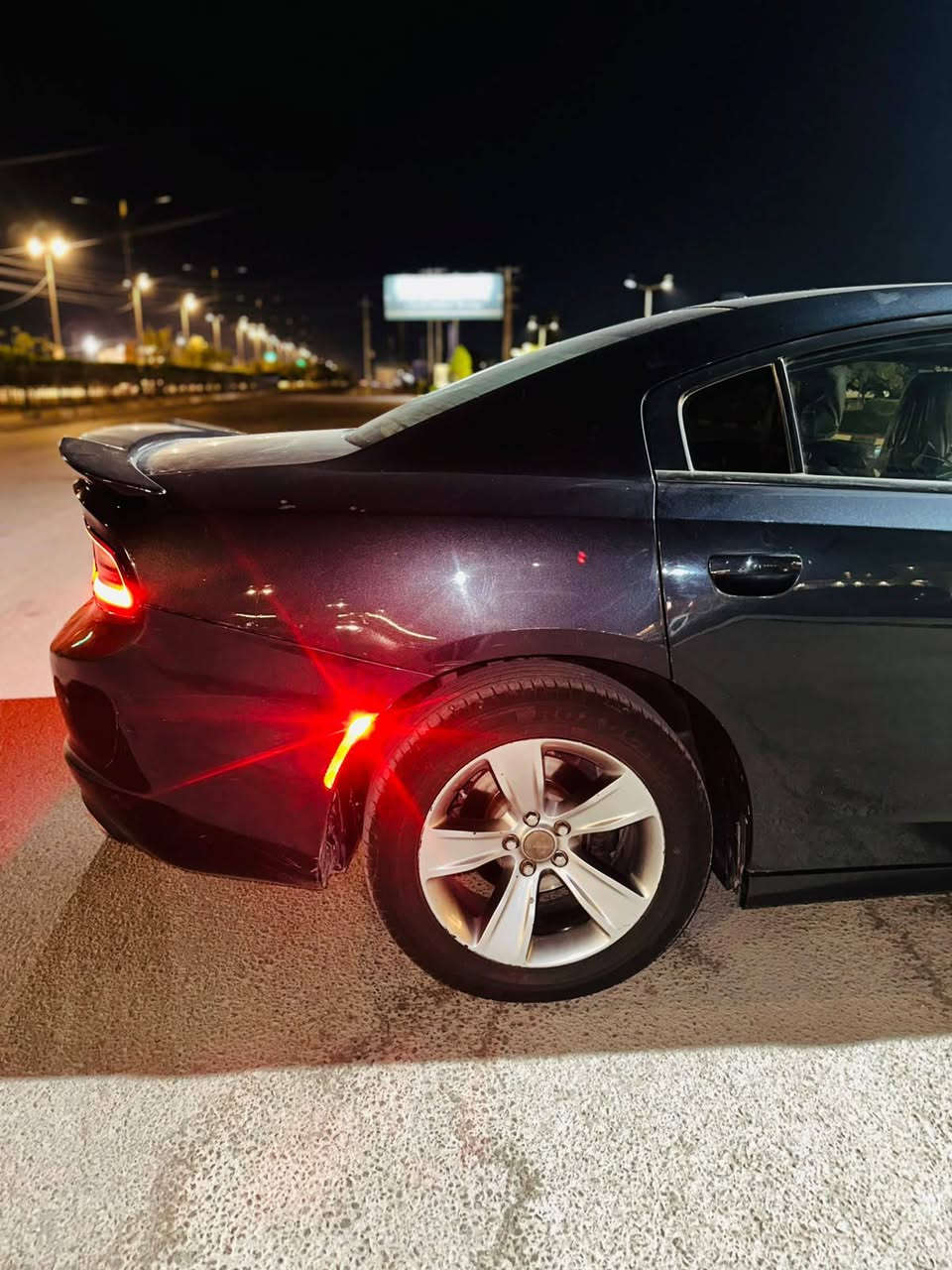 جارجر موديل 2019
فئه SXt فل كامل
محرگ 3600 ، V6
لون نفطي لماع
ماشيه 114 الف ميل
كير محرك مكفول 
سياره بحاله الوكاله ونضافه فول عاليه جدا 
الكفاله 
بدون صبغ 
ضربته فقط قبق جنطه معجون وصبغ وع كد اصبع من الجاملغ الامامي من جوه معجون وصبغ ضربه كلش حلوه وبسيطه 
بدون دواخل بدون ايرباك الحمدلله سياره نضيفه جدا ومال بيت مامتعوبه استخدامه وقت الحاجه فقط 
المواصفات 
بصمه تشغيل 
تشغيل ع بعد 
ابواب بصمه 
كامره خلفيه مع حساسات خلفيه
تحكم بلستيرن 
مثبت سرعه
مصابيع وزنون اصلي
مانع انزلاق
كشن كهرباء
ويل تايرات نضافه فول 

السياره نضافه فول والحمدلله مال بيت استخدامه وقت الحاجه 
السعر 210 وبيهه مجال 
الاتصال ***********
