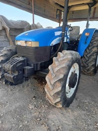 مكينه نيهولند  حجم80 مكان جبله  07740811268