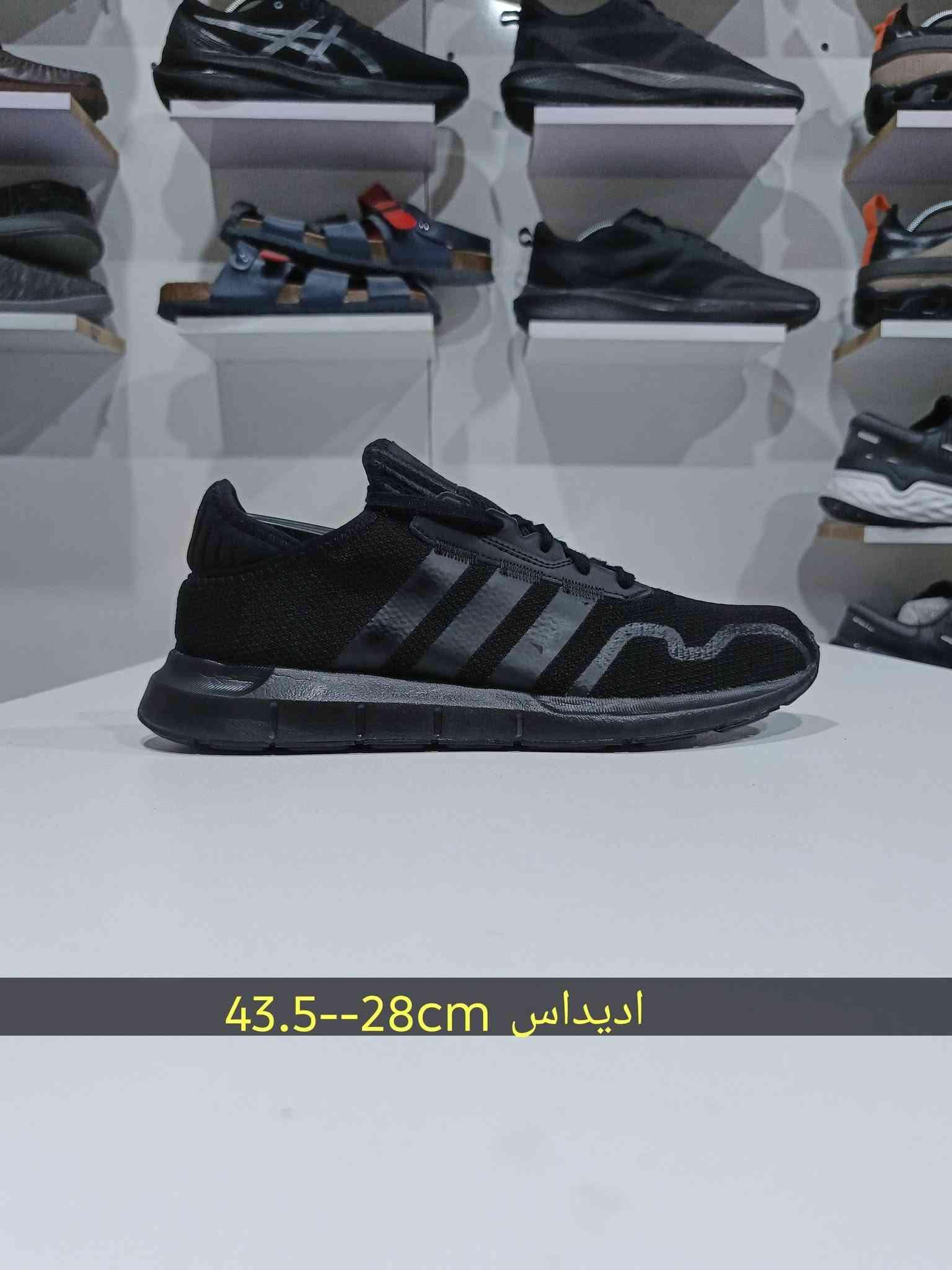 ▪️قطع اصليه  ماركات عالميه 
▪️قياسات داخل الصور 

☎ واتساب ***********☎
🚗 توصيل كافة محافظات العراق 🚗

نص مكتوب في الصور:
- لنج 28cm--44
- 44.5--28.5cm SAS منشأ امريكا
- سكجر 26cm--42
- نيو بالنس --29cm-- 45
- سكجر اير كولد 26cm--41
- ليفايز 29cm--45
- 43.5--28cm اديداس
- 43--27cm ERDEM منشأ البرتغال
- 42.5--27cm ادیداس