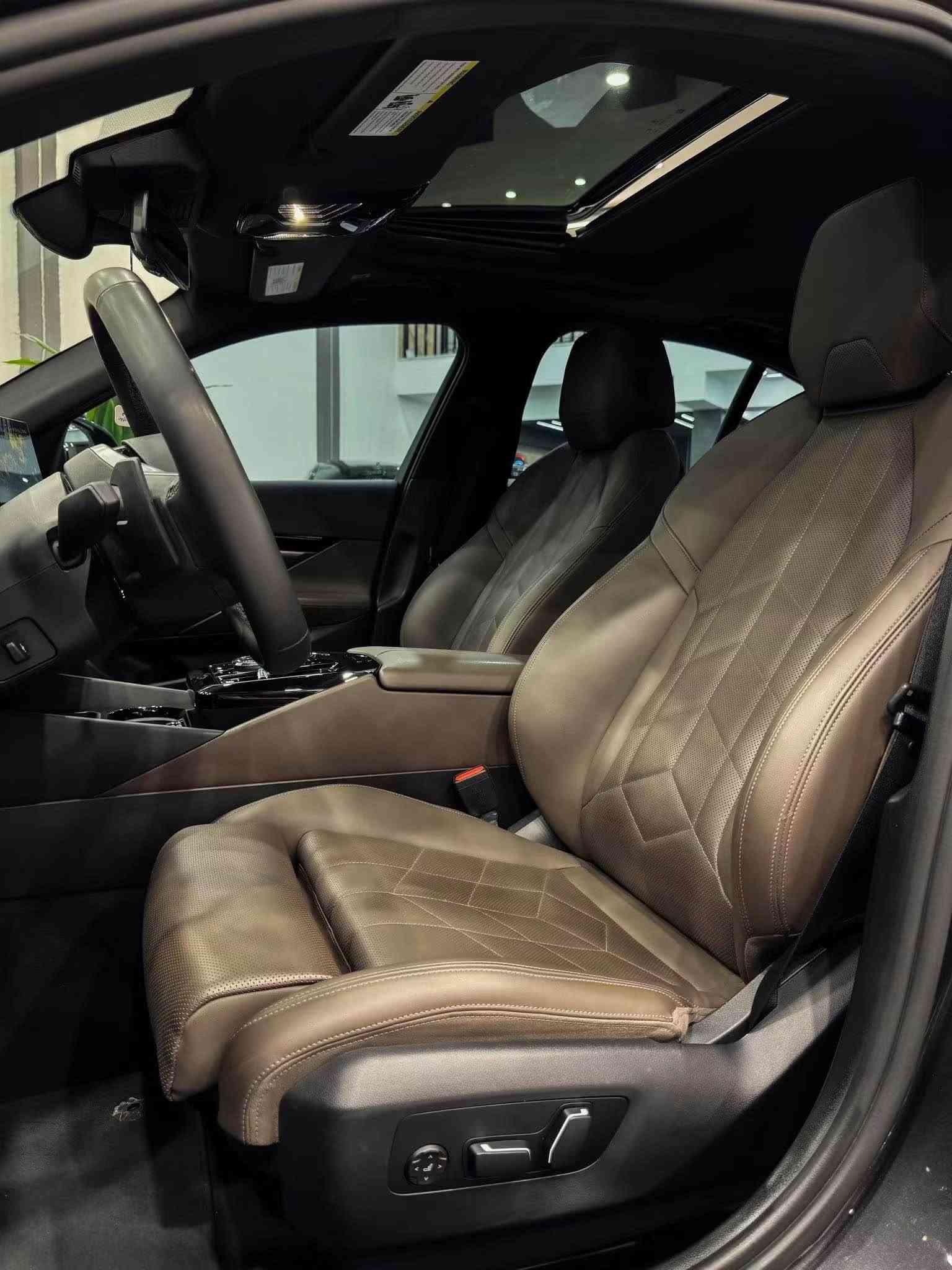 BMW 530i individual 
مۆدێل:- 2024
ماوەی رۆیشتن:ـ 53 هەزار مایل
مواسەفات:ـ سلايد_night vision-داتاشۆـ ناو قاوەی- اوتو بارک _سەماعە هارمان کاردۆن_360 ڕادار _5 کامیرە_كوشين ديزاينو_کوشین خەزن  و گەرمى  و جلدـ سندوق شەفت_ناو لید
سەیارەکە واردی ئەمریکیە 
بە کلین تایتل داخل بووە سەفحەی سەکن بۆیاغی ئەمریکا دەرچووە 
بێ ژوور بێ ئێرباگ بەشەرت
کامل کراوە بە M باکیج

BMW 530i individual 
موديل:-2024
ماشيه:-53 الف ميل
مواصفات:- سلايد-داتاشو-night vision-ئۆتۆ پارک-دواخل قهوائي_رادار 360 - 5 كاميرات-كشن تدفئه و خزن- سماعات هارمان كاردون-دواخل ليد-صندوق شفط--كشن ديزاينو.….
سياره وارد امريكي داخل كلين تايتل
طلع بي صفحة سكن صبغ امريكا 
بدون دواخل بدون ايرباك بشرط
محدث M باكيج كامل

تفاصيل اكثر الاتصال علی ارقام 
***********
*********** أربيل, العراق
